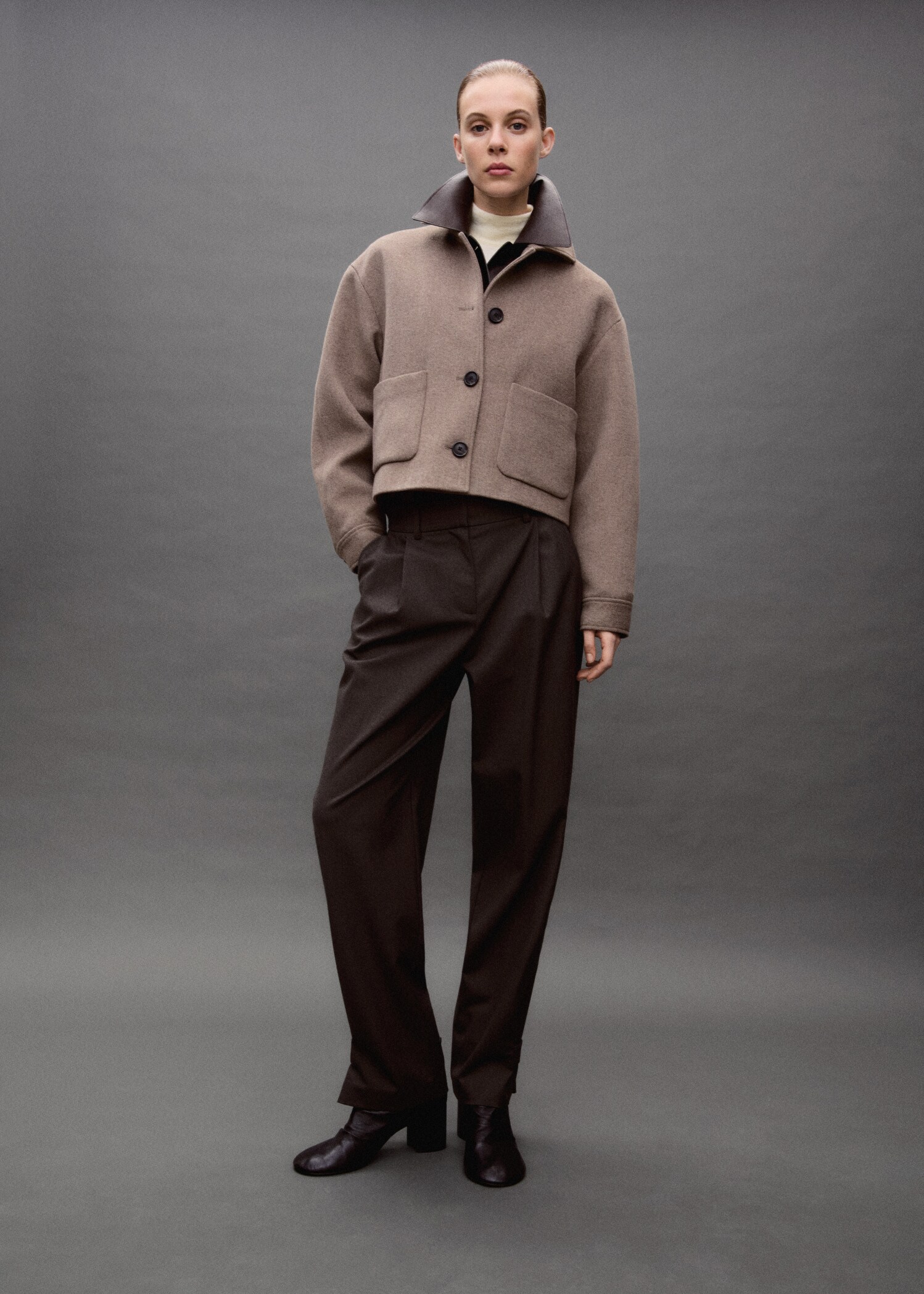 Buttoned-hem wide leg trousers - Details of the article 9