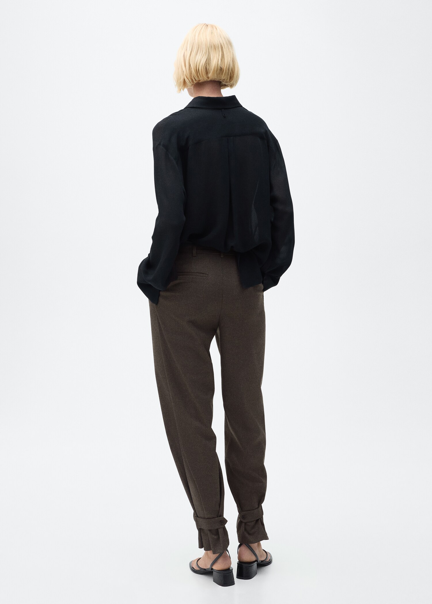Buttoned-hem wide leg trousers - Reverse of the article