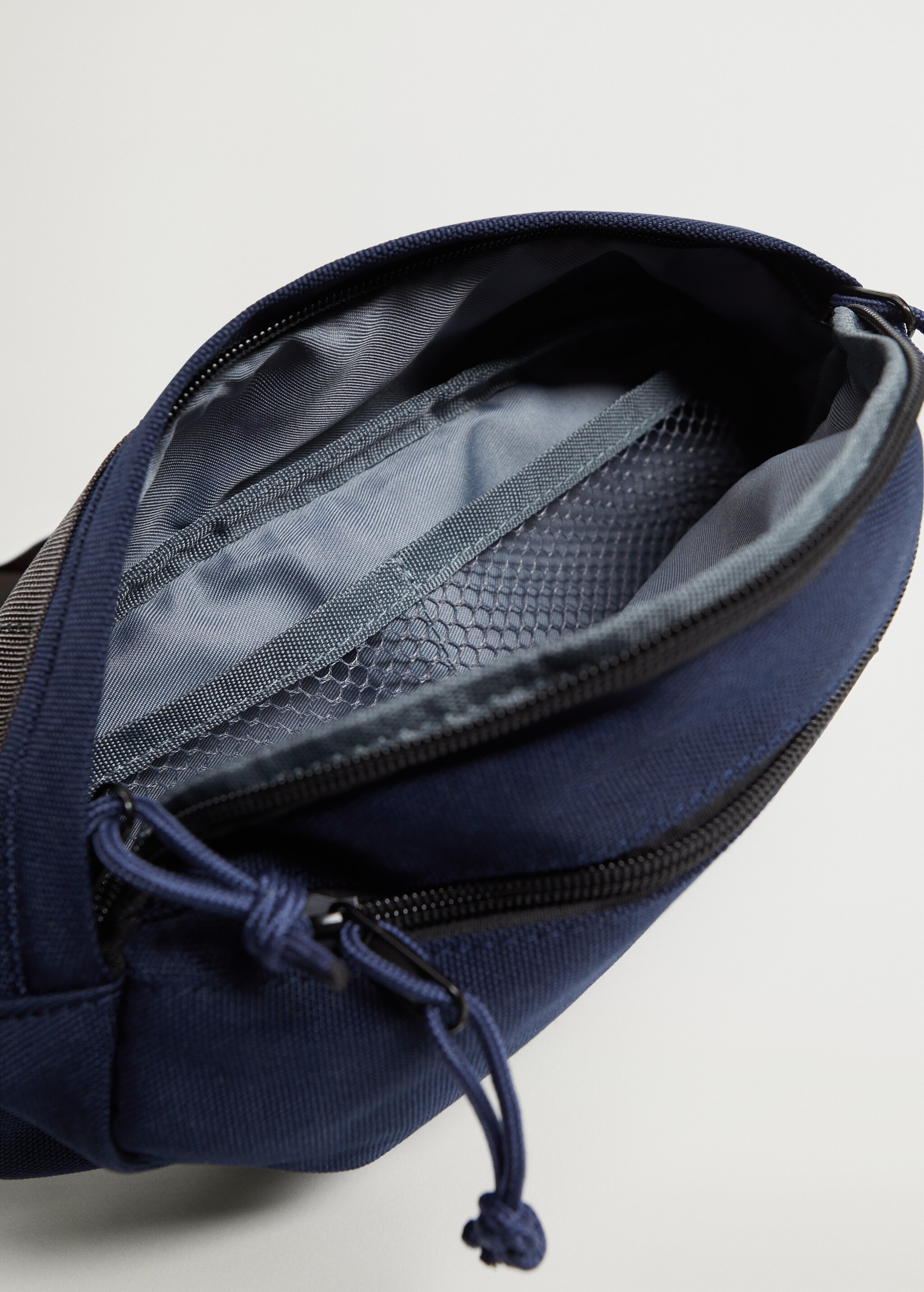 Canvas belt bag with zipper - Details of the article 2