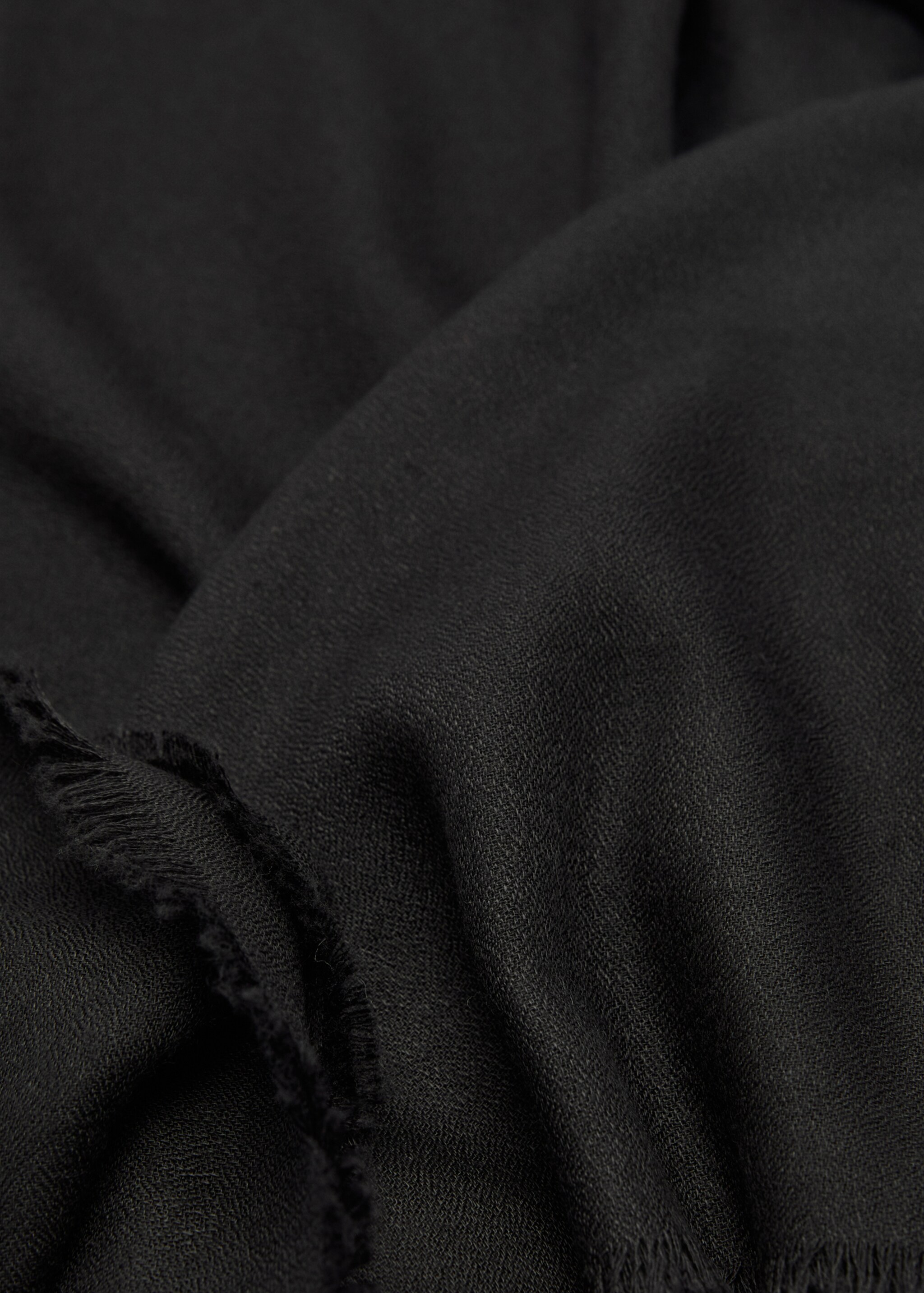 Plain scarf - Medium plane, Black. Ref: 87012537-00.