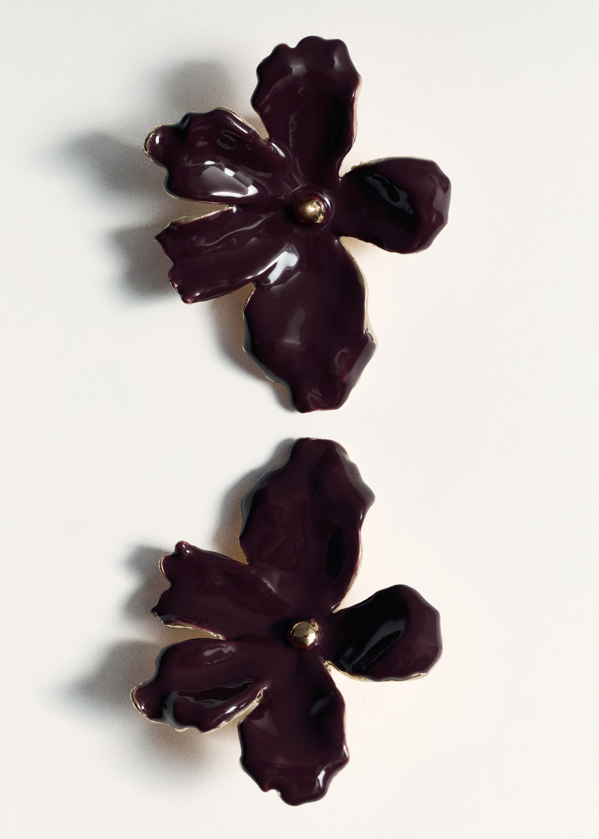 Floral earrings - Details of the article 5, Maroon. Ref: 87012544-00.