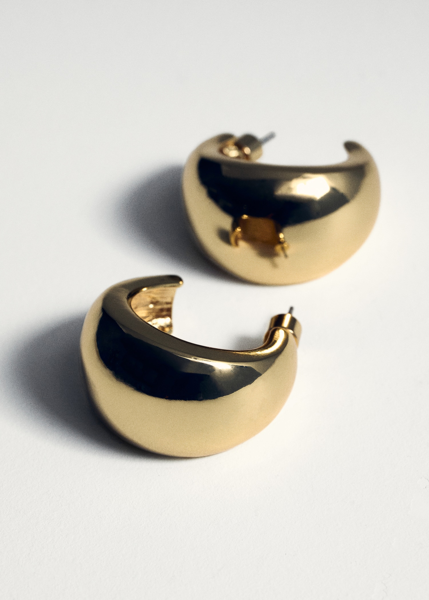 Volume hoop earrings Women MANGO OUTLET Denmark
