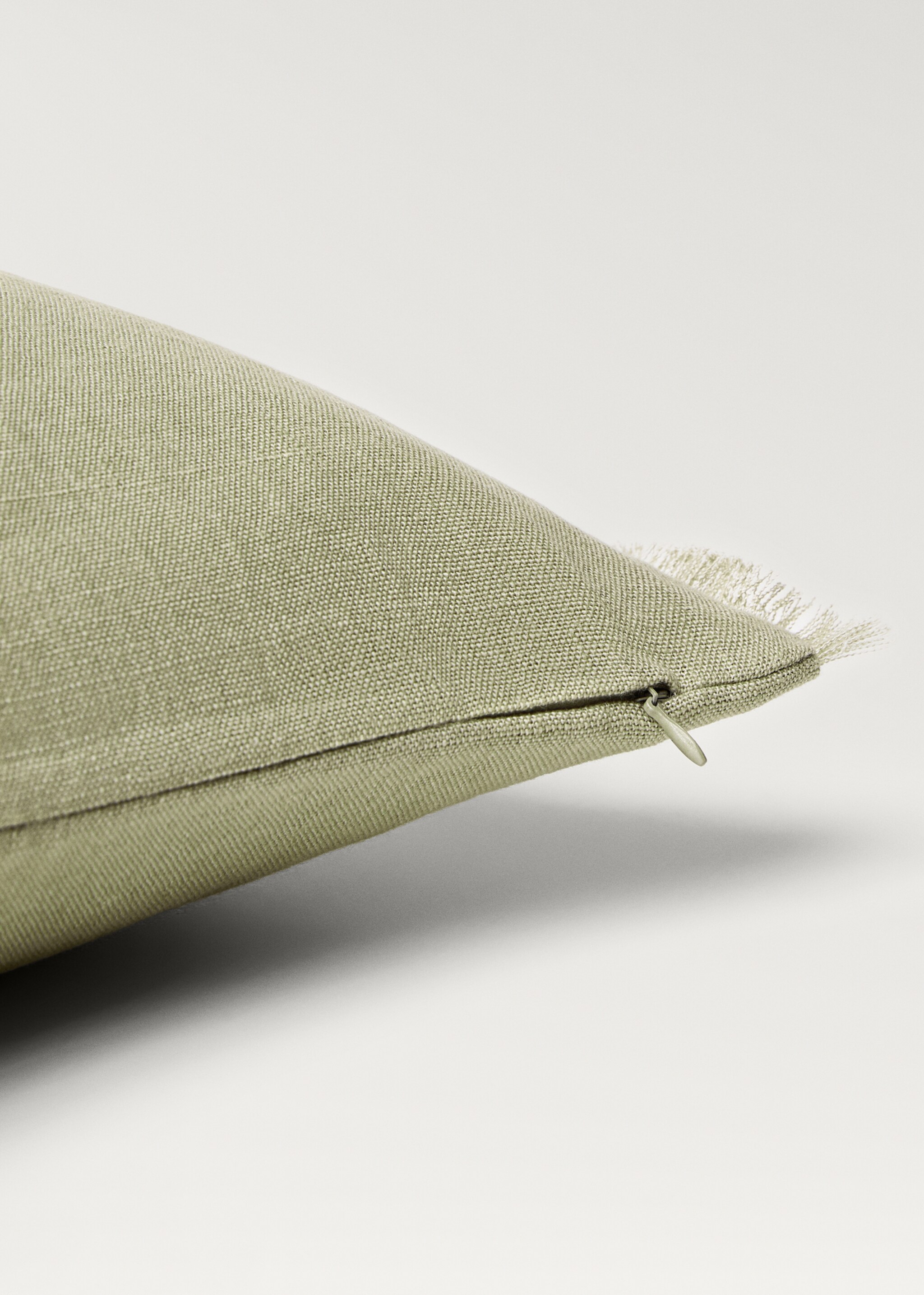 Linen cushion cover with fringes 50x50 cm - Details of the article 2, Mint Green. Ref: 87012899-00.