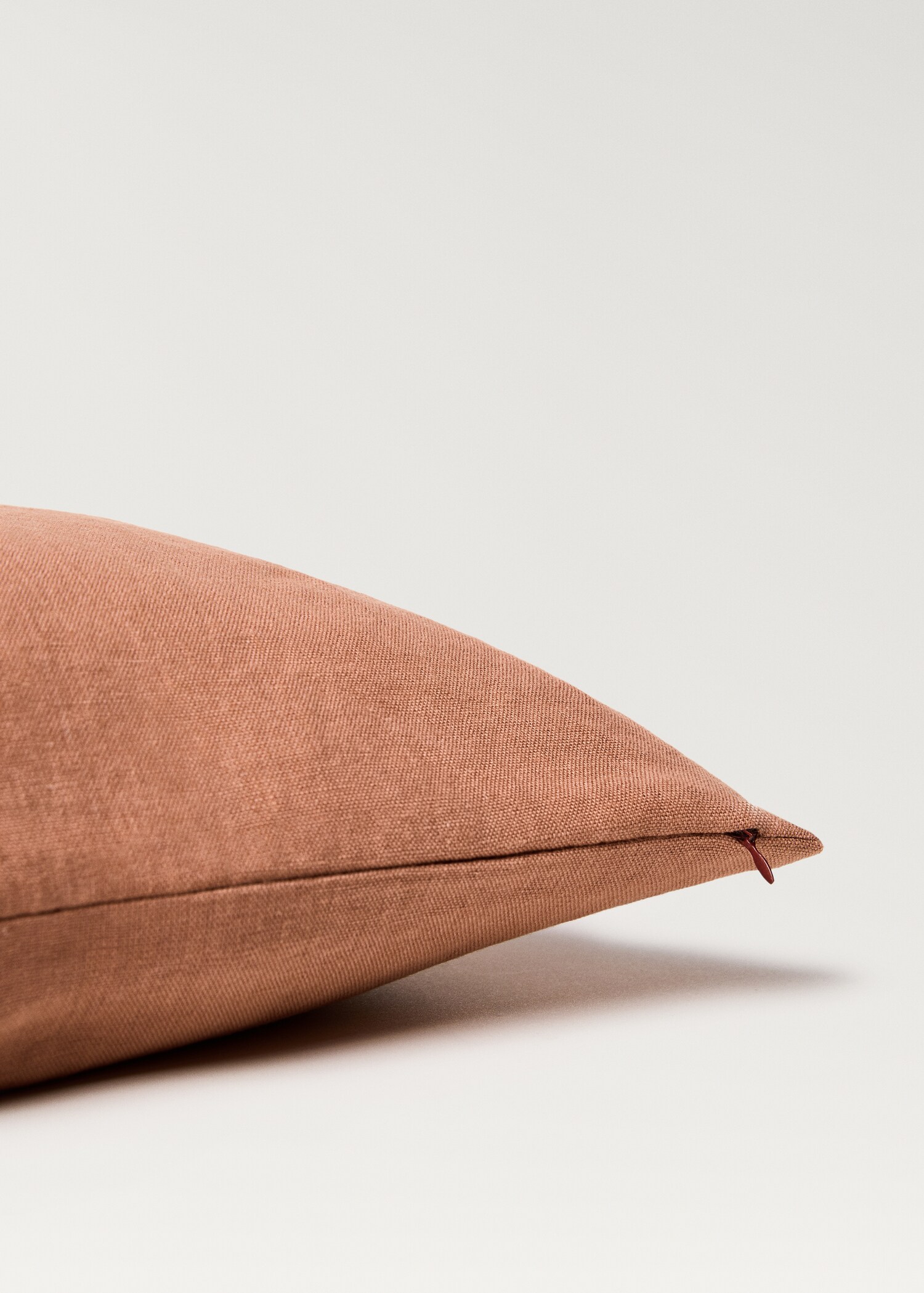 Linen cushion cover with fringes 50x50 cm - Details of the article 1