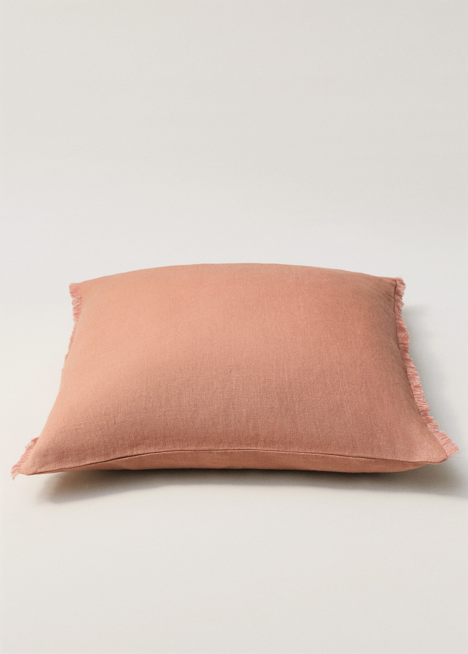Linen cushion cover with fringes 50x50 cm - Details of the article 8