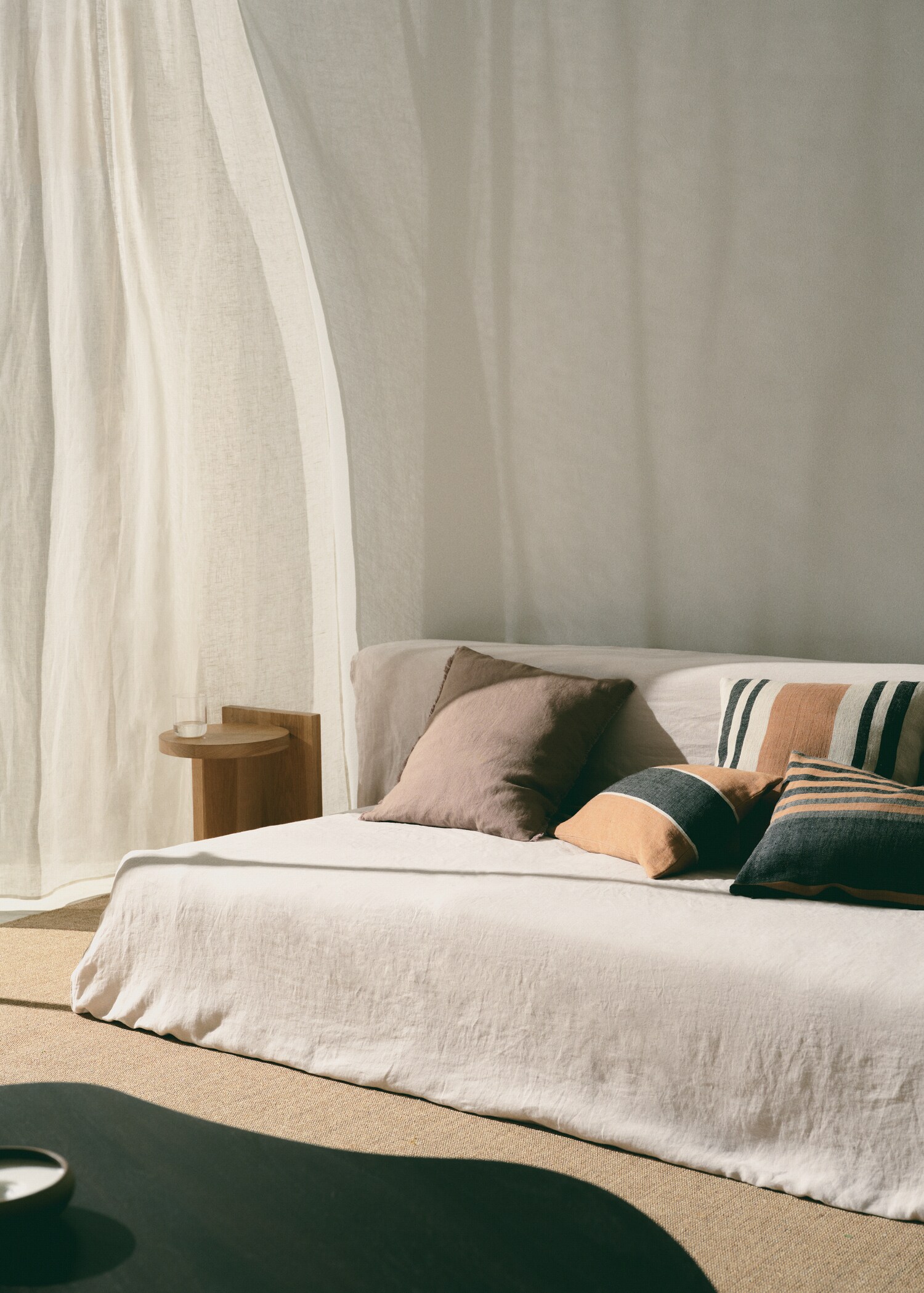 Linen cushion cover with fringes 50x50 cm - Details of the article 6