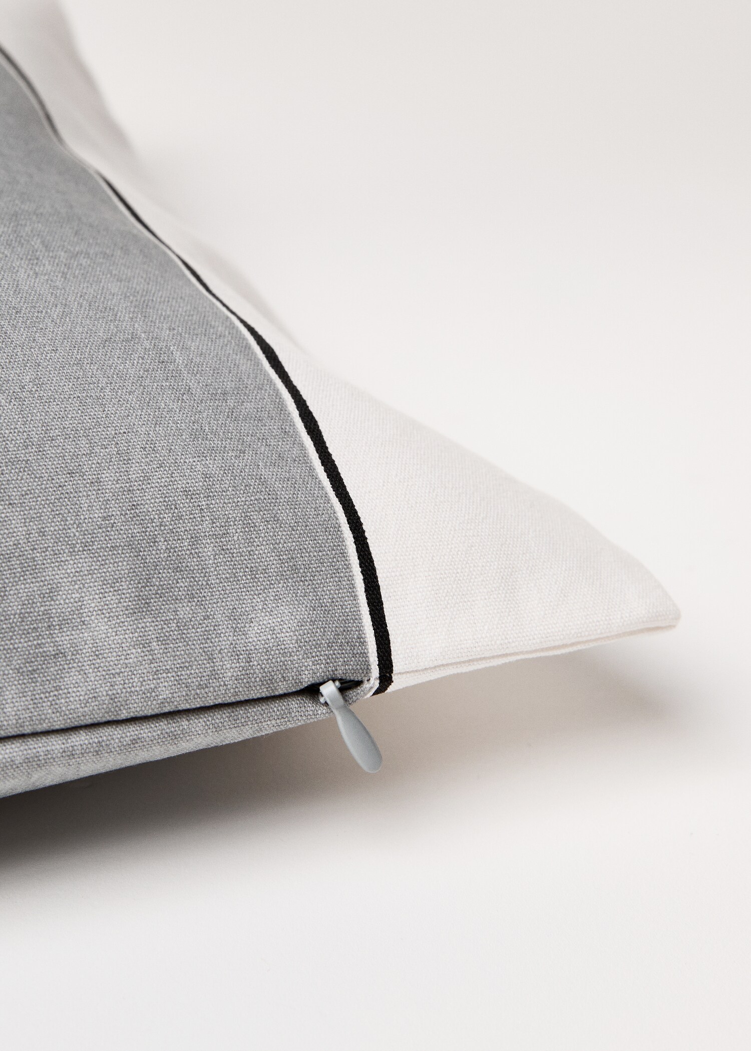 Waterproof striped cushion cover 30x50 cm - Details of the article 2