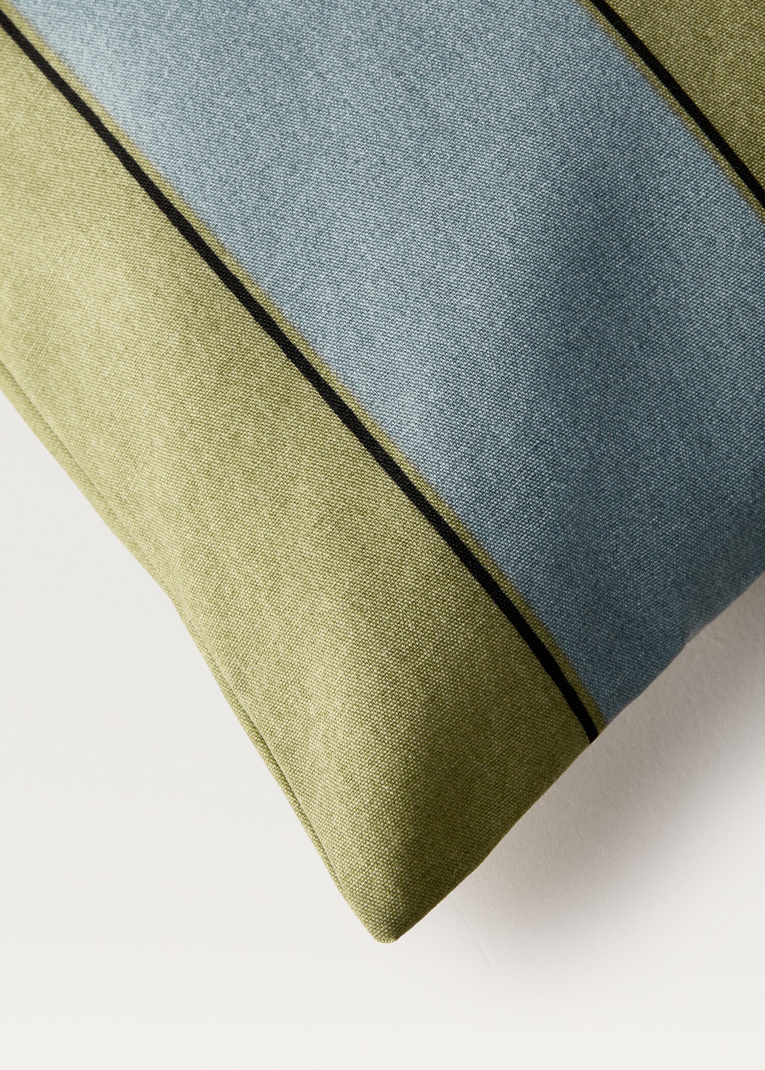 Waterproof striped cushion cover 50x50 cm - Details of the article 1