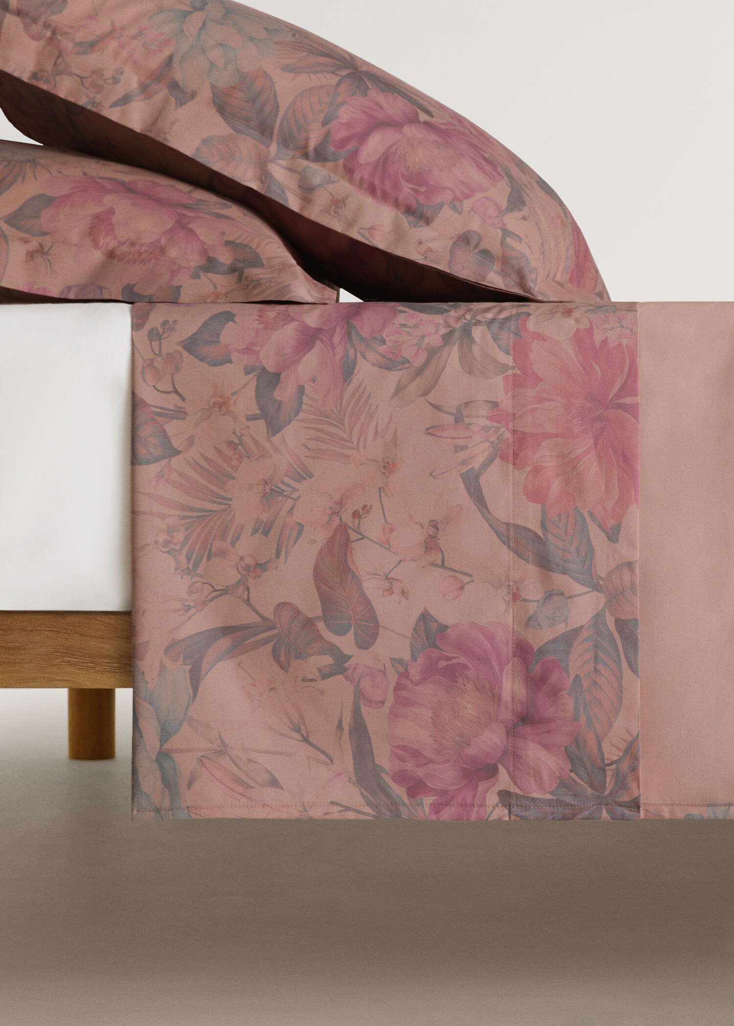 Cotton percale multi-coloured floral-print top sheet for 135/140cm bed - Article without model