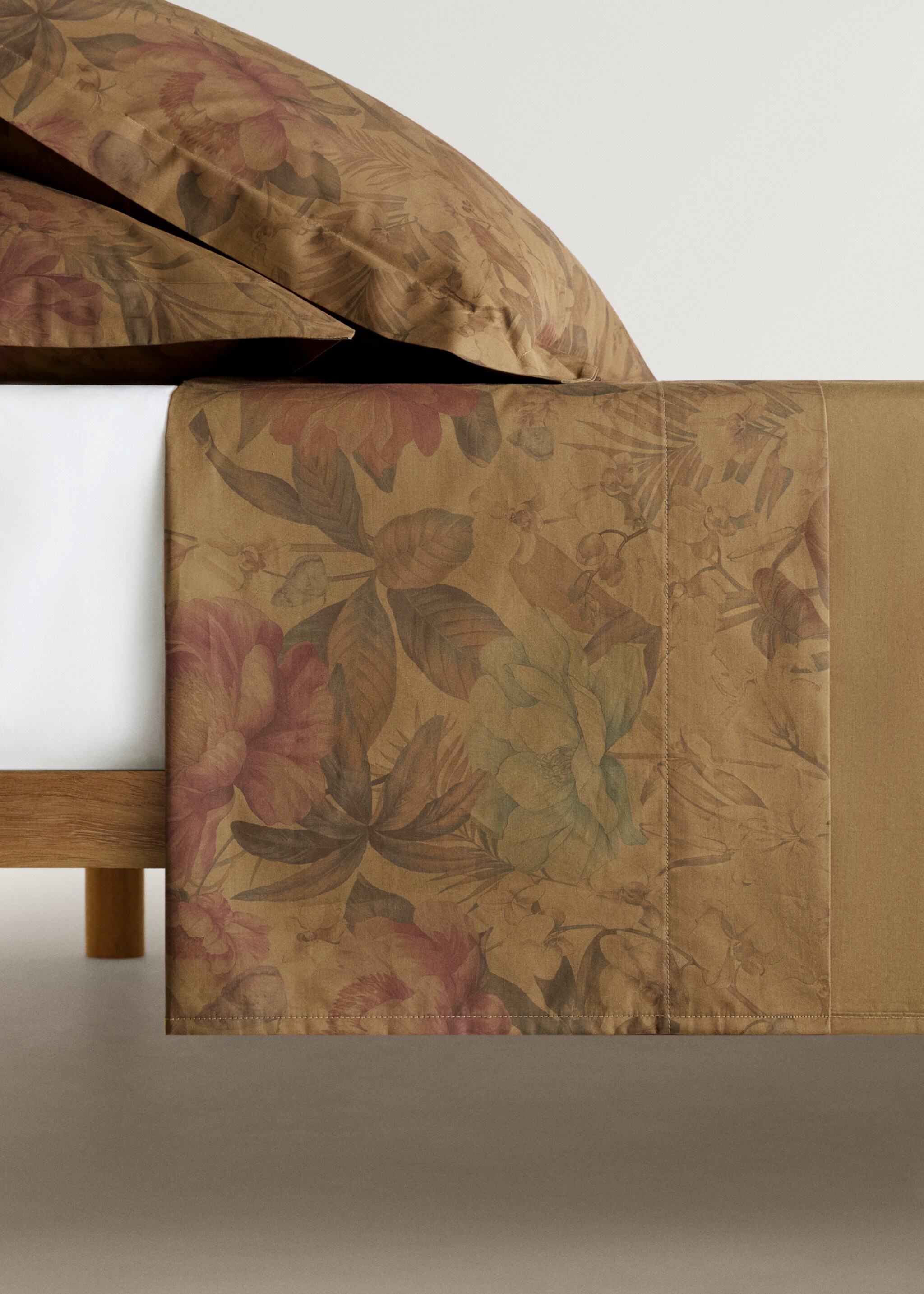 Cotton percale multi-coloured floral-print top sheet for 180/200cm bed - Article without model, Khaki. Ref: 87012931-00.