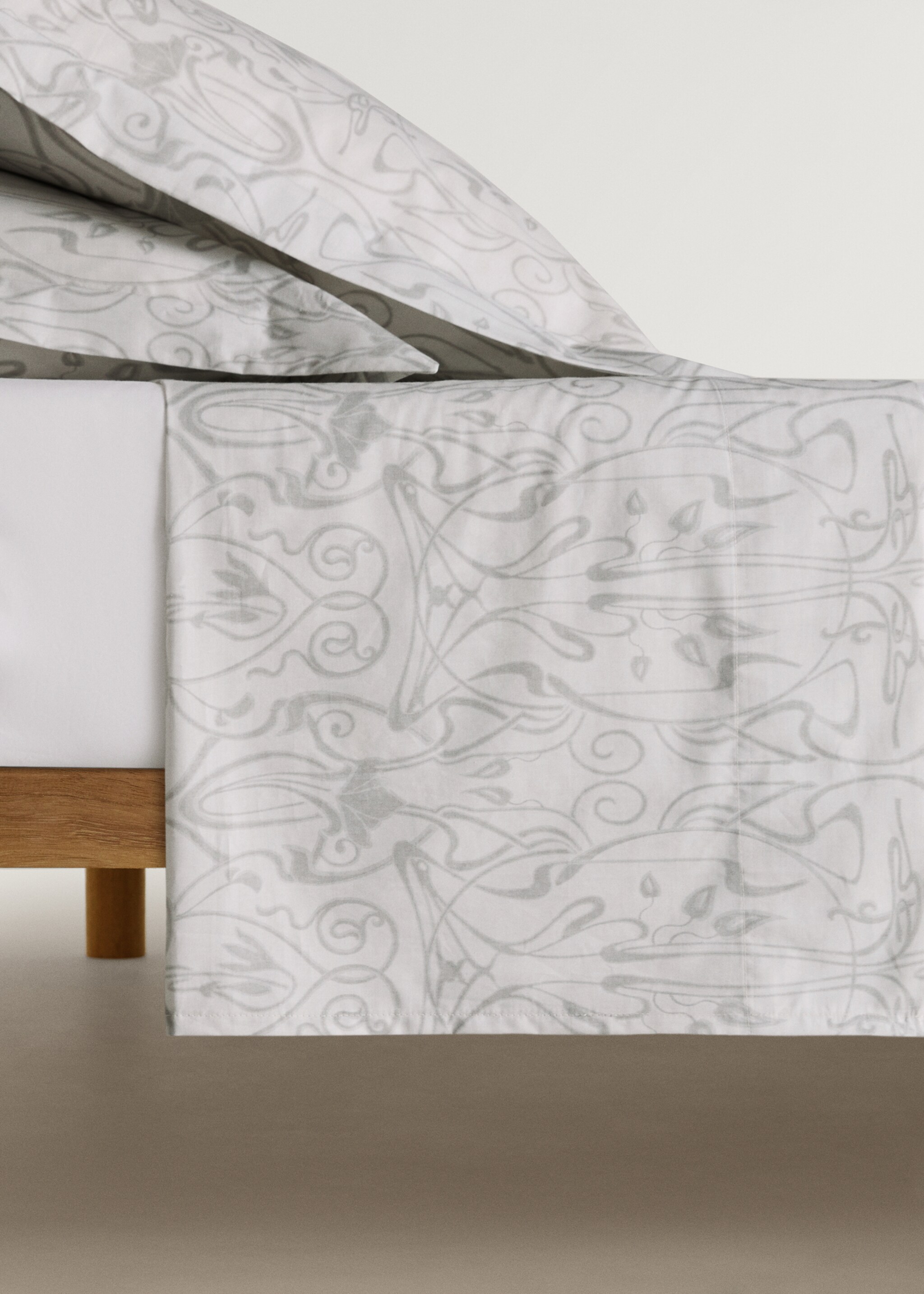 Percale cotton top sheet with ornamental print for 90 cm bed - Article without model, Light/Pastel Grey. Ref: 87012940-00.