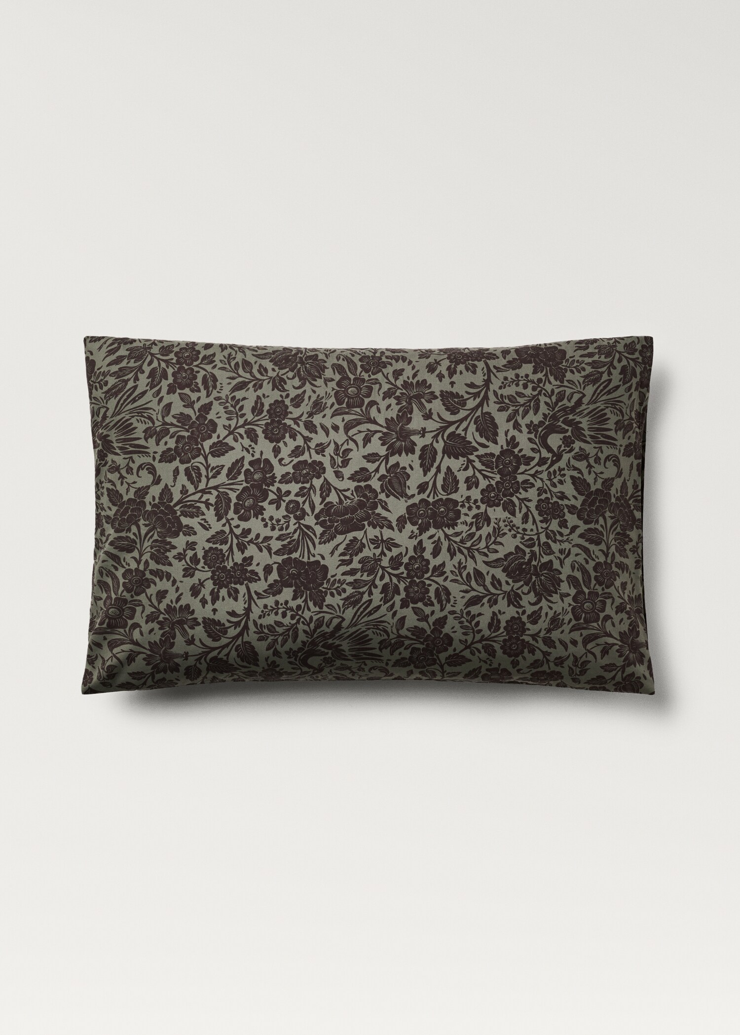 Two cotton percale two-tone floral-print pillowcases 50x75 cm - Article without model