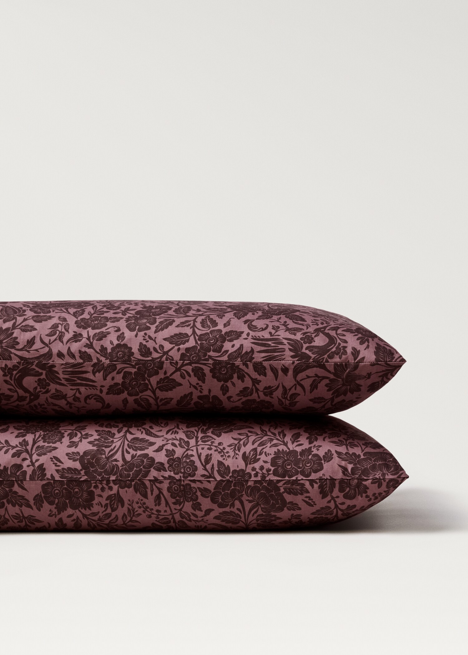Two cotton percale two-tone floral-print pillowcases 50x75 cm - Details of the article 3