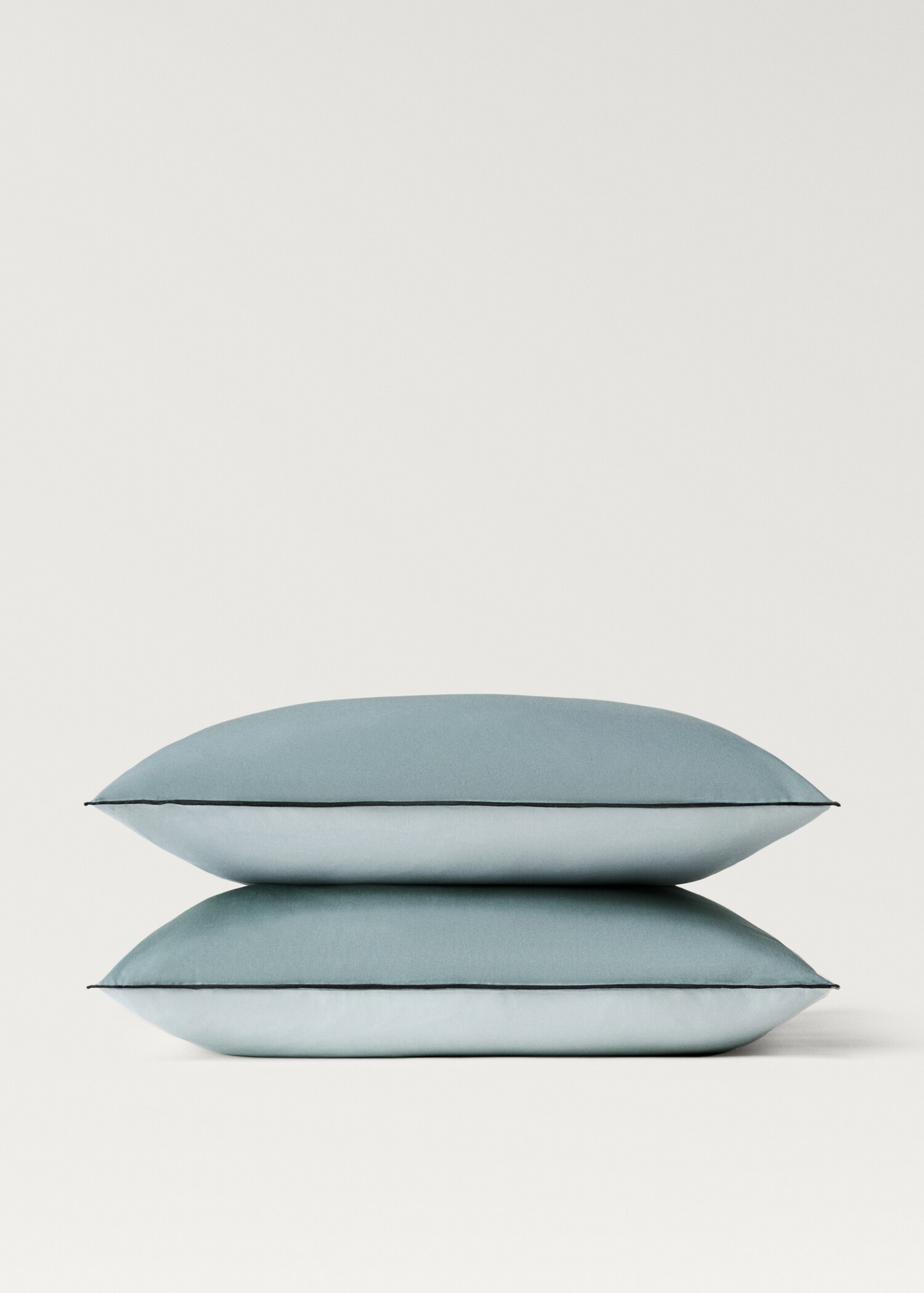 Two cotton percale reversible pillowcases 60x60 cm - Details of the article 2