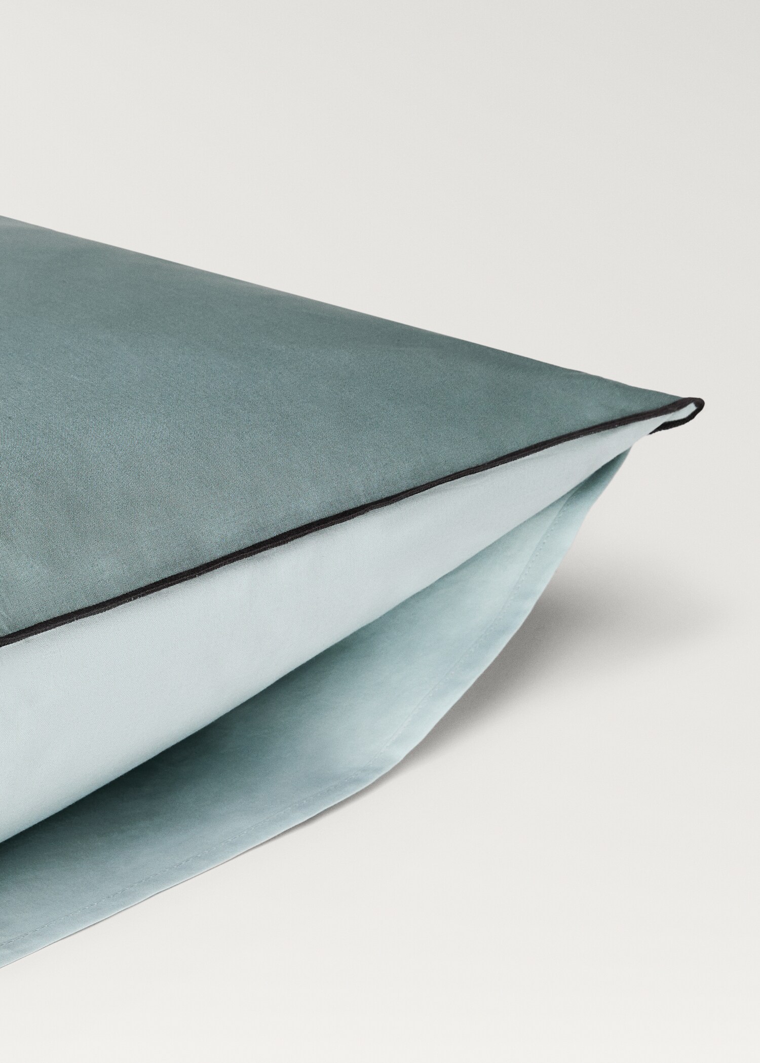 Two cotton percale reversible pillowcases 60x60 cm - Details of the article 4