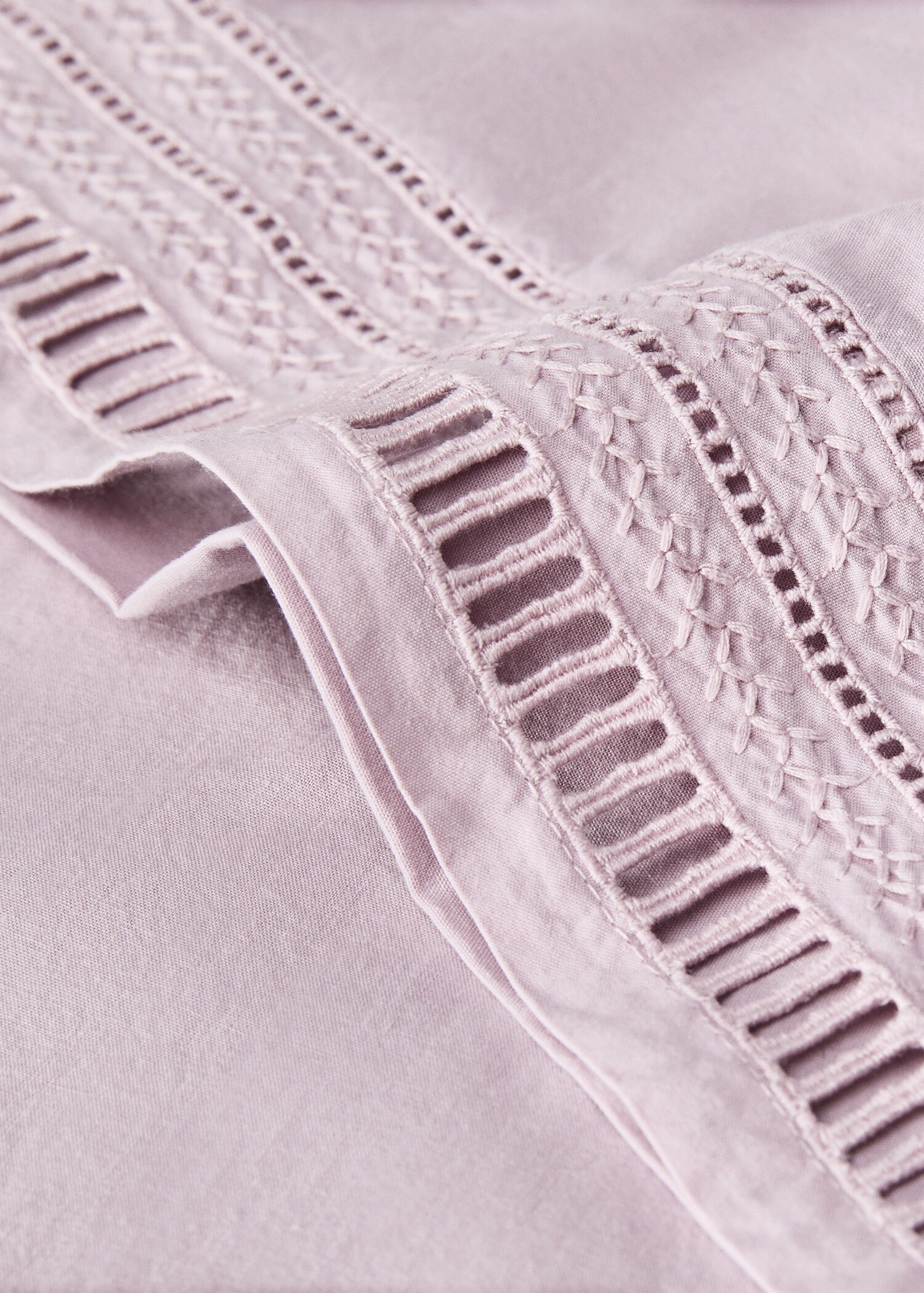 Top sheet with embroidered trim for 135/140 cm bed - Details of the article 1