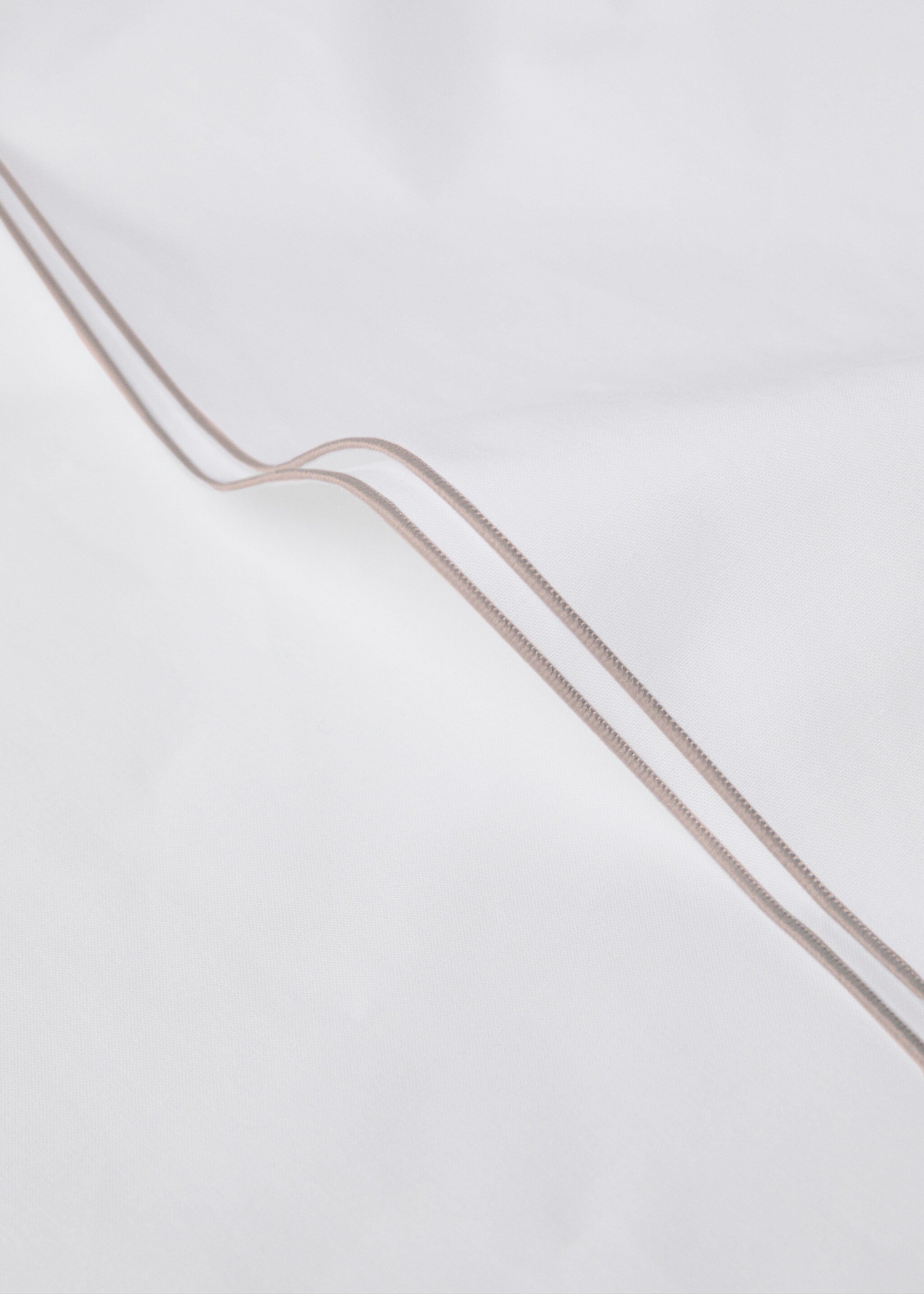 Cotton percale top sheet with double overlock for 150/160 cm bed - Details of the article 2, Medium Brown. Ref: 87012978-00.