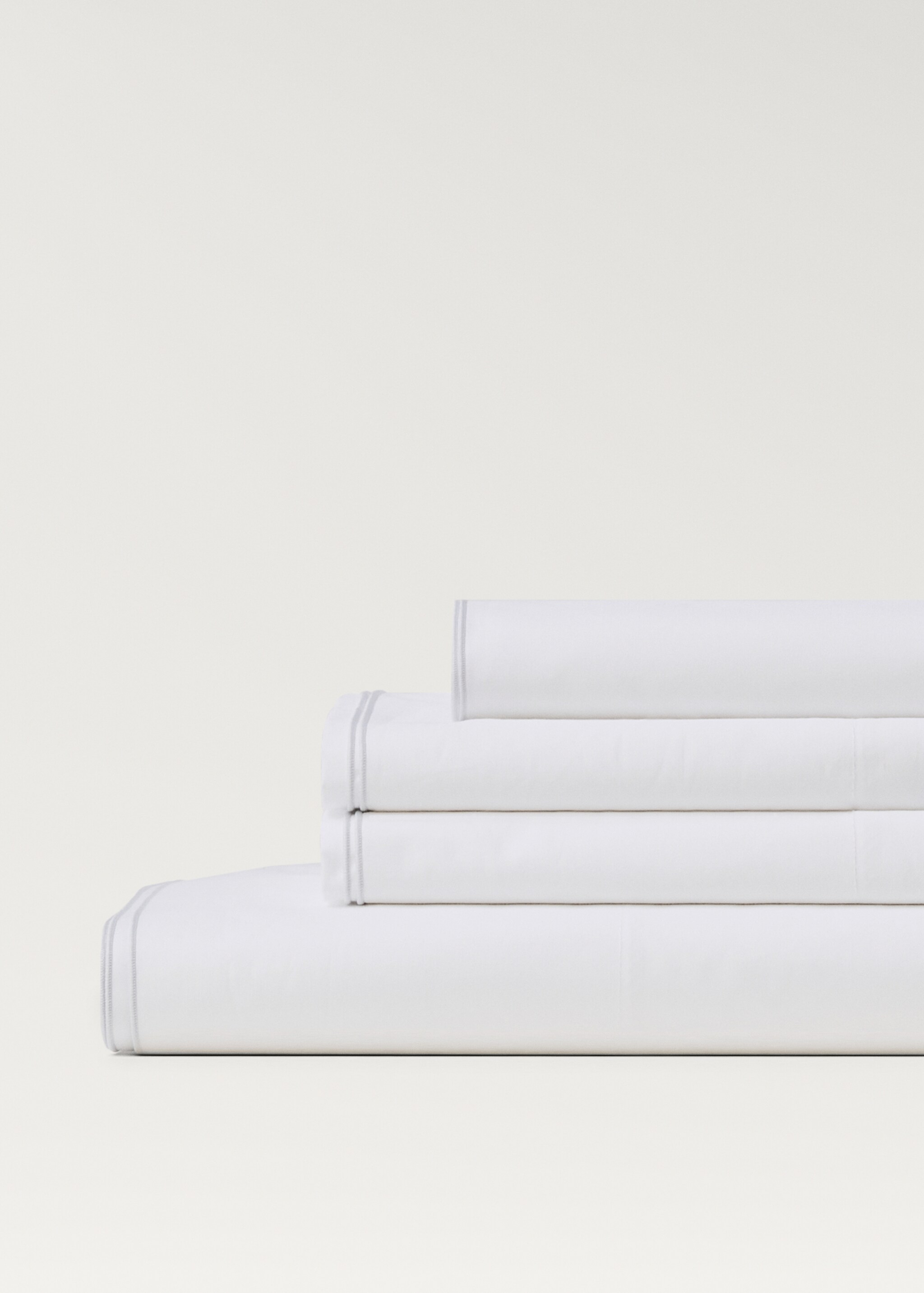 Cotton percale top sheet with double overlock for 90 cm bed - Details of the article 1, Light/Pastel Grey. Ref: 87012980-00.