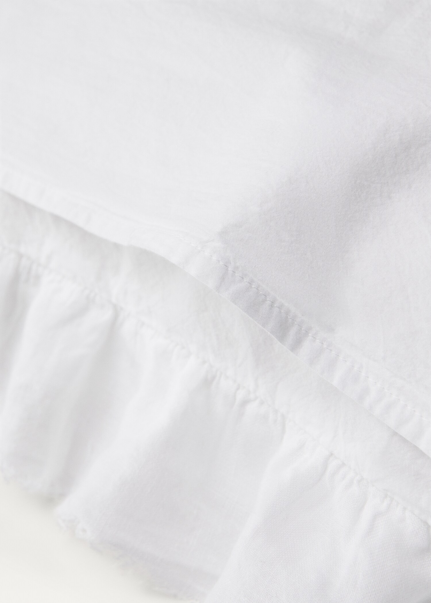 Two washed cotton pillowcases with linen ruffle 50x75 cm - Details of the article 2