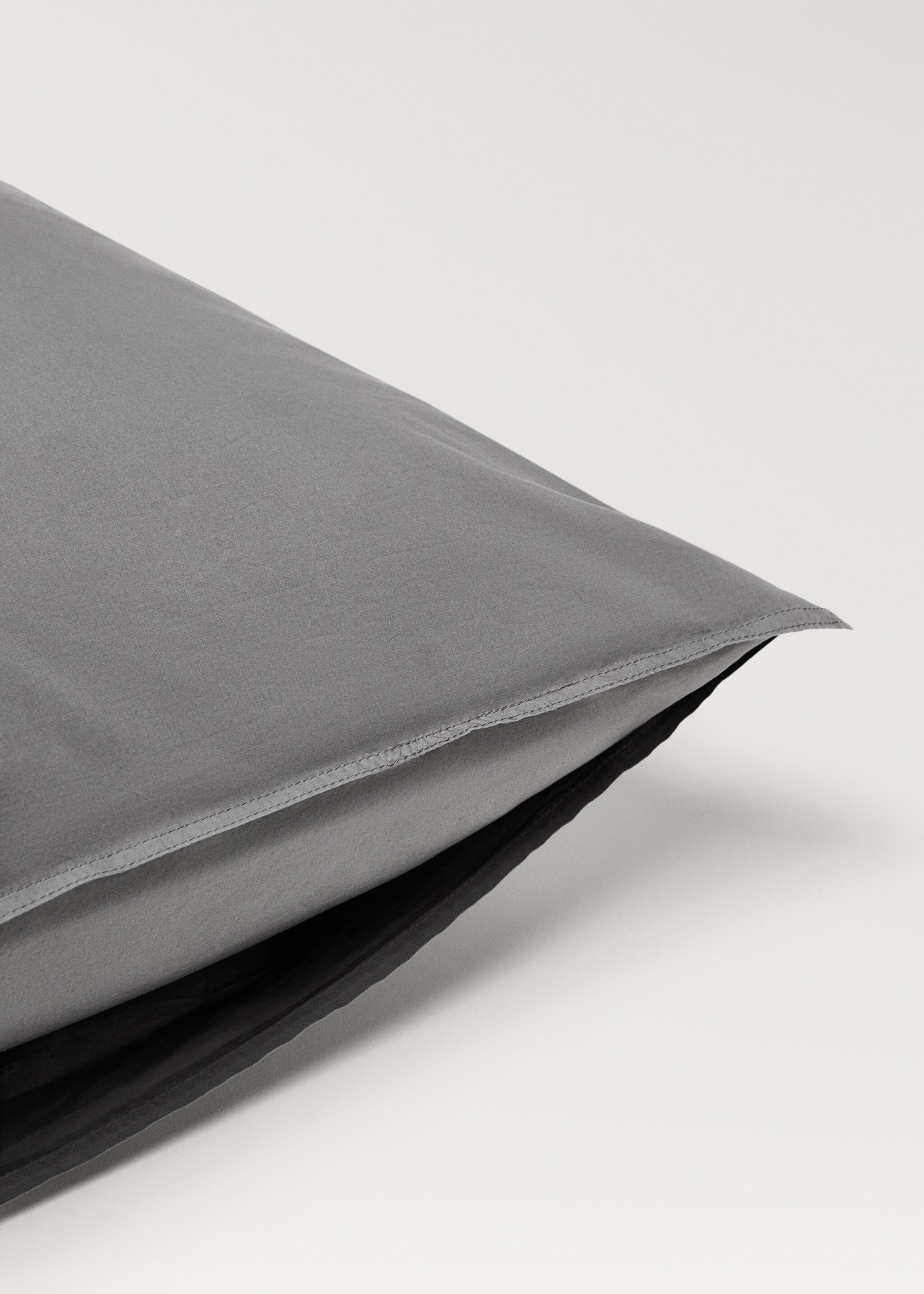 Two cotton poplin double-stitched pillowcases 50x75 cm - Details of the article 2, Medium Grey. Ref: 87013030-00.