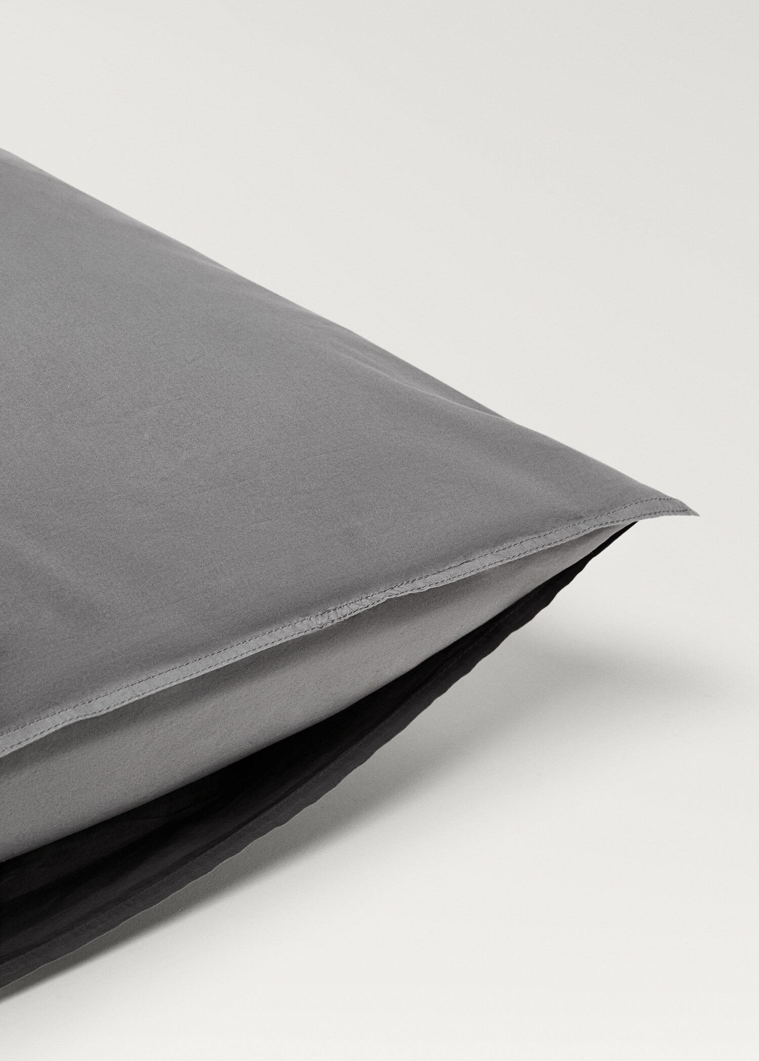 Two cotton poplin double-stitched pillowcases 50x75 cm - Details of the article 2
