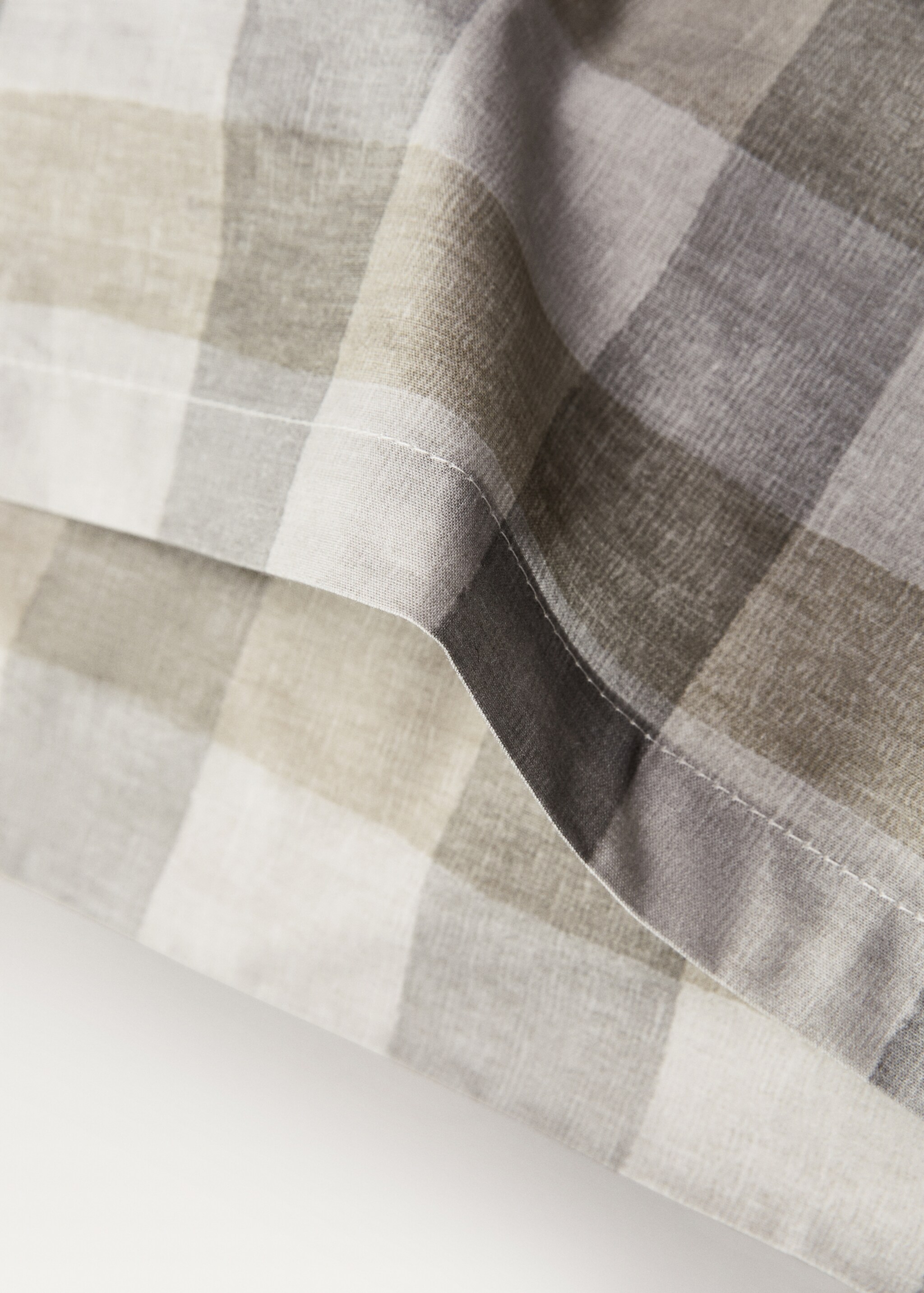 Dues fundes coixinera cotó percala quadres 50x75 cm - Detall de l'article 1, Marró mitjà. Ref: 87013036-00.