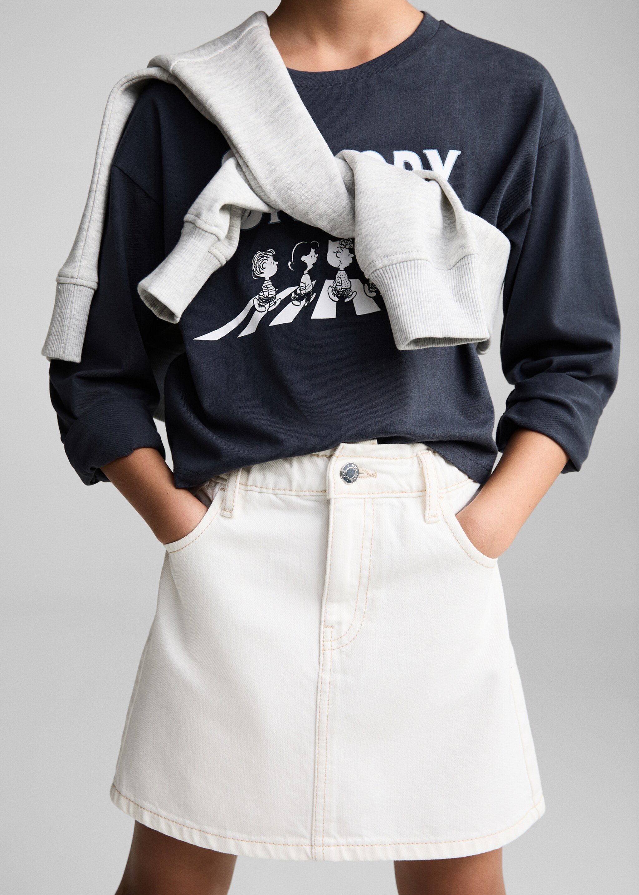 Denim mini-skirt - Details of the article 6, White. Ref: 87013271-00.