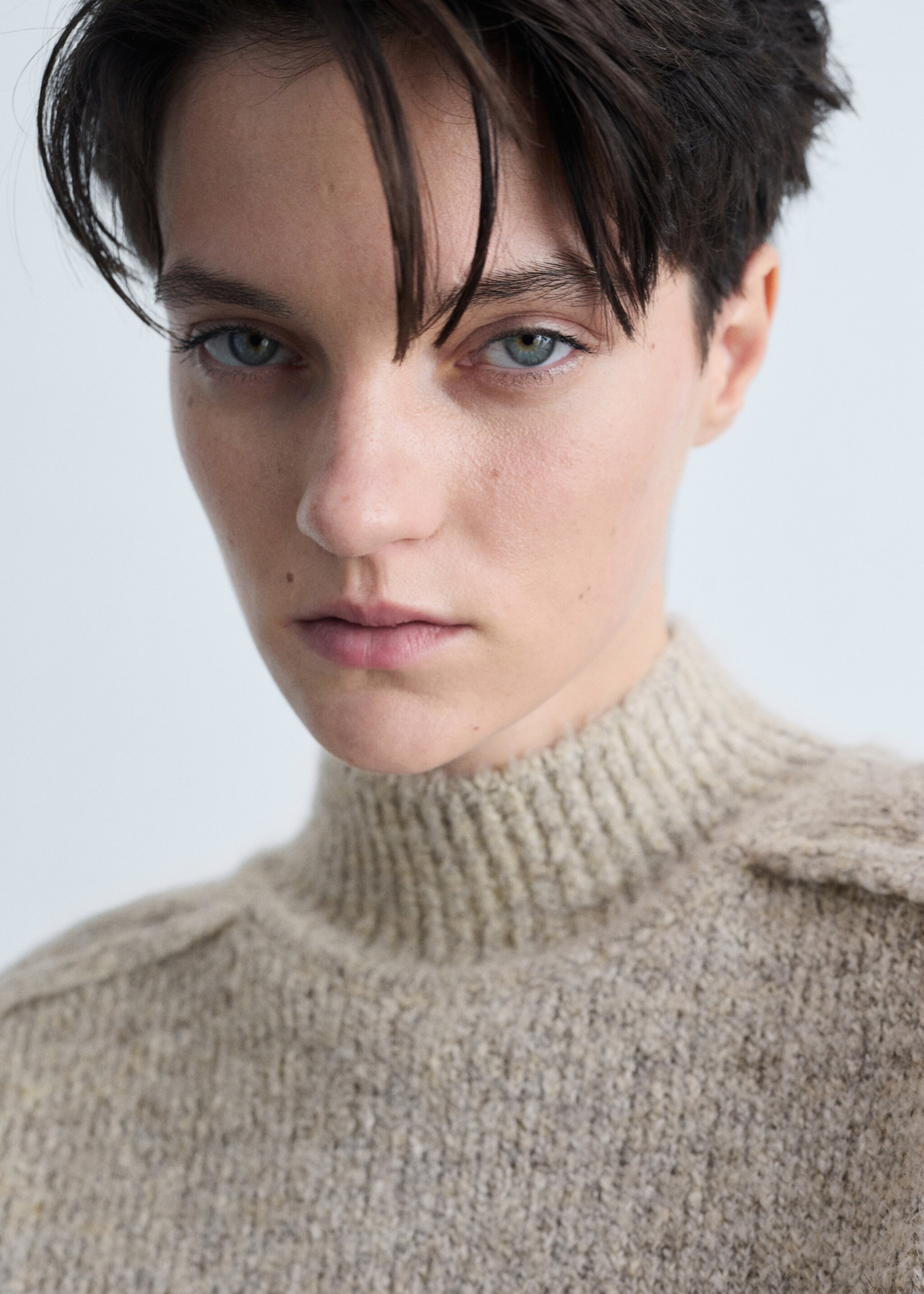 Knitted sweater with perkins neck - Details of the article 1, Sand. Ref: 87013277-00.