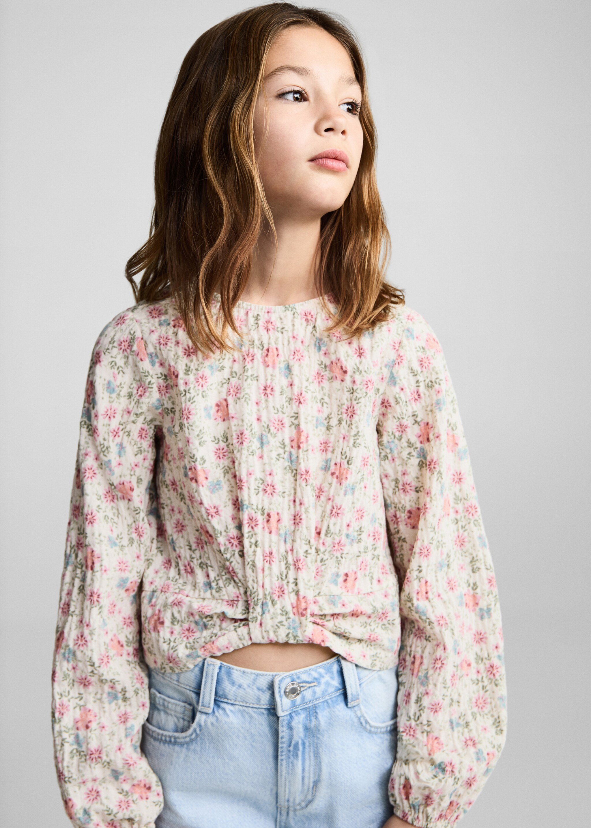 Blusa estampado flores - Plano médio, Cru. Ref: 87013648-00.