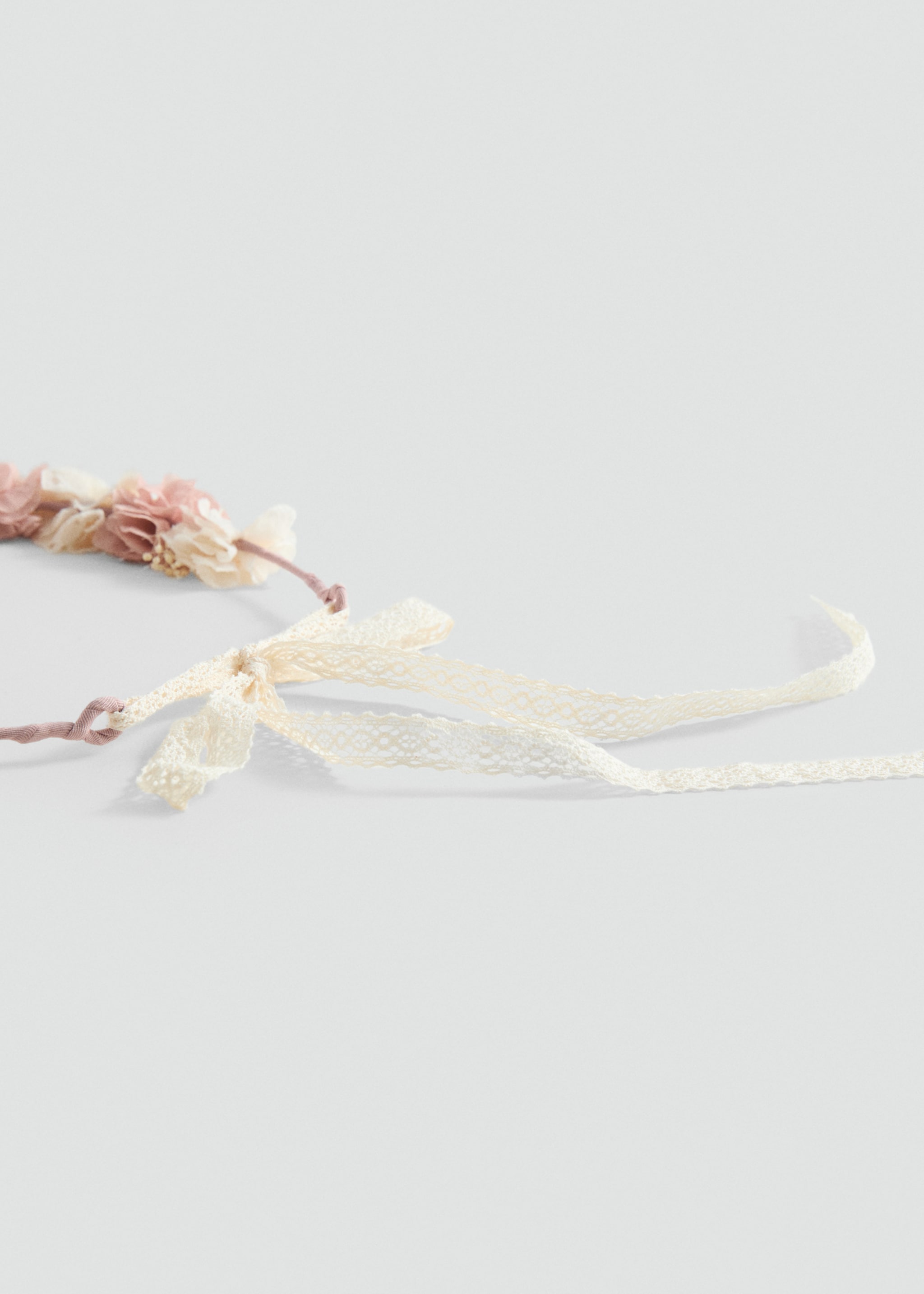 Bandolete de flores com fecho de laço - Plano médio, Rosa-pálido. Ref: 87013653-00.