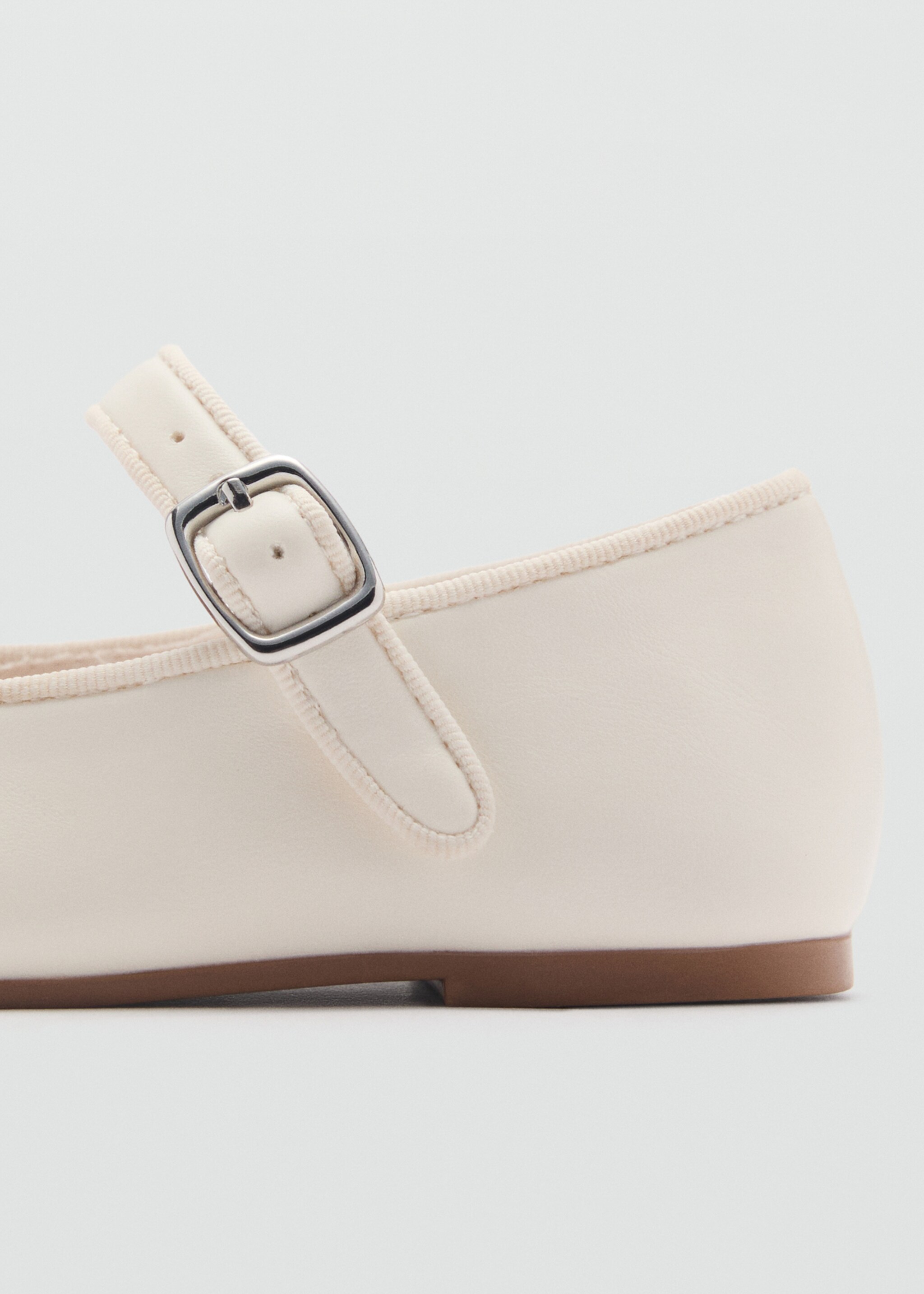 Ballet flats with buckle - Details of the article 2, Off White. Ref: 87013654-00.