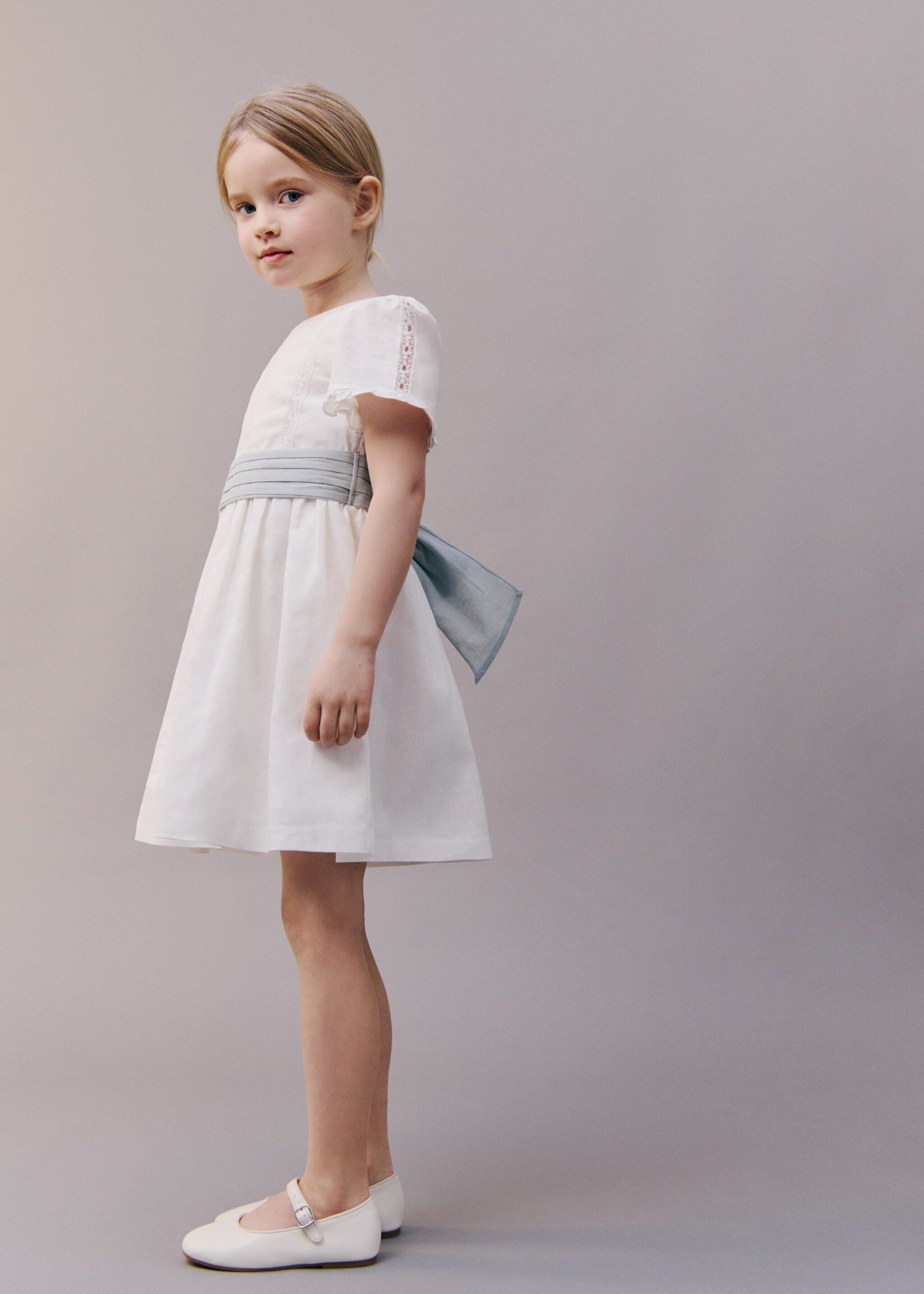 Ballet flats with buckle - Details of the article 5, Off White. Ref: 87013654-00.