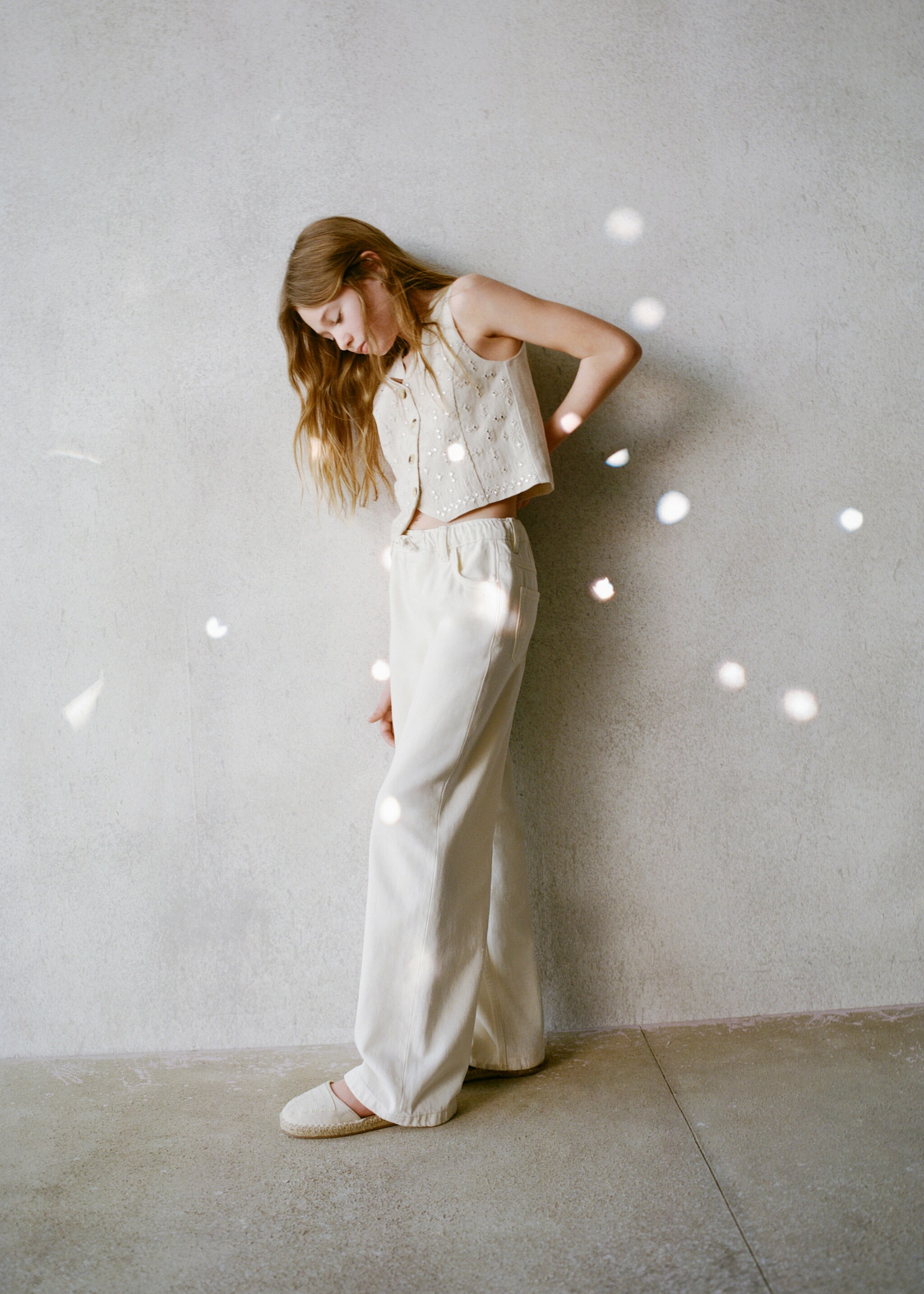 Espadrilles with buckle closure - Details of the article 9, Sand. Ref: 87013655-00.