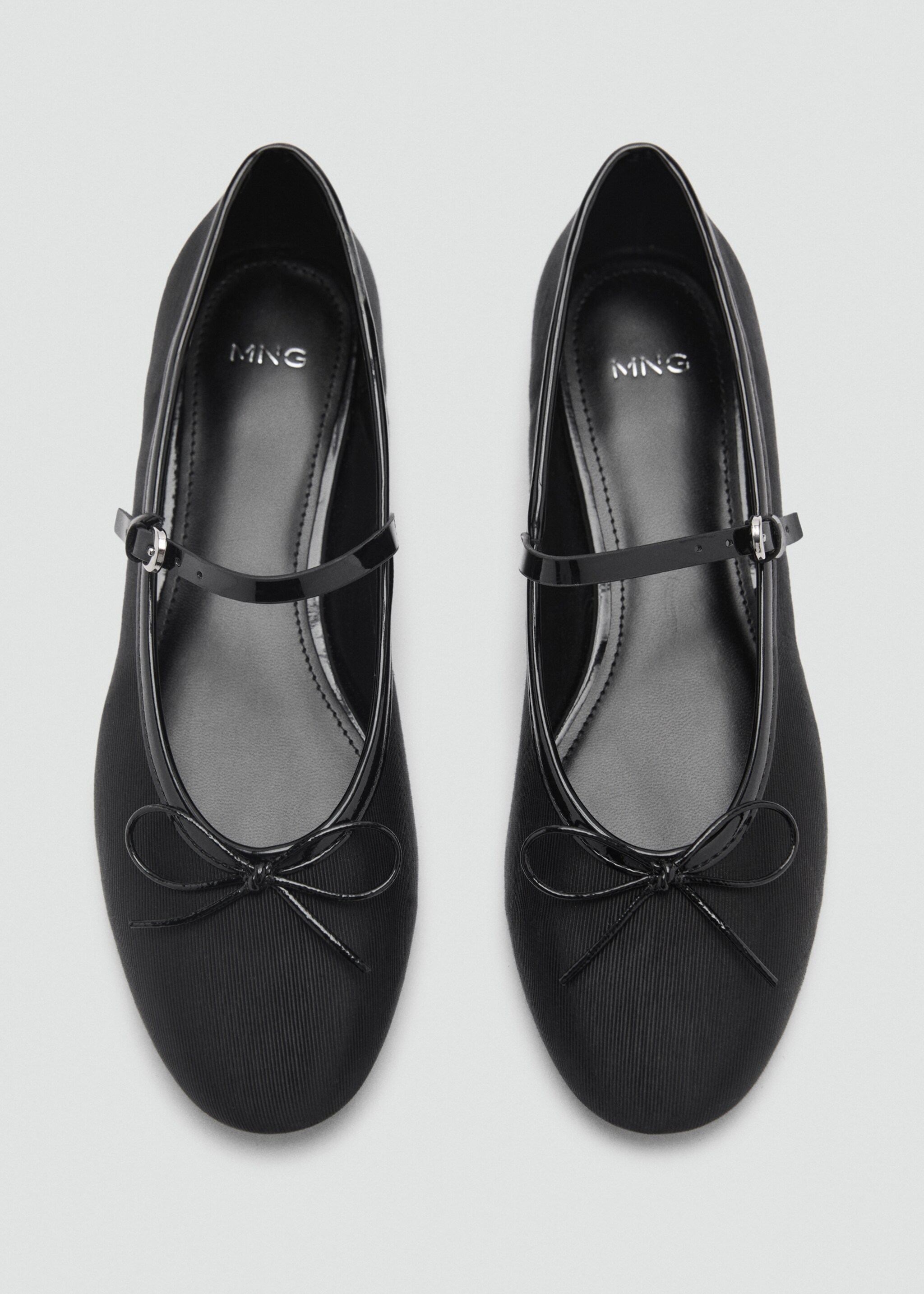Ballerinas with strip and bow detail - Details of the article 2, Black. Ref: 87013657-00.