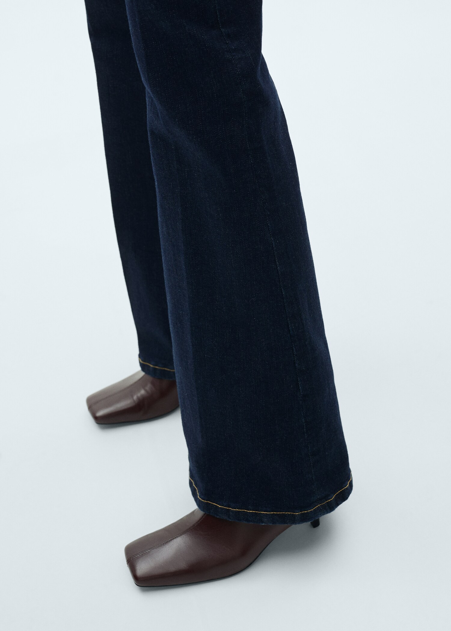 Flare jeans mid rise rinse wash - Details of the article 1