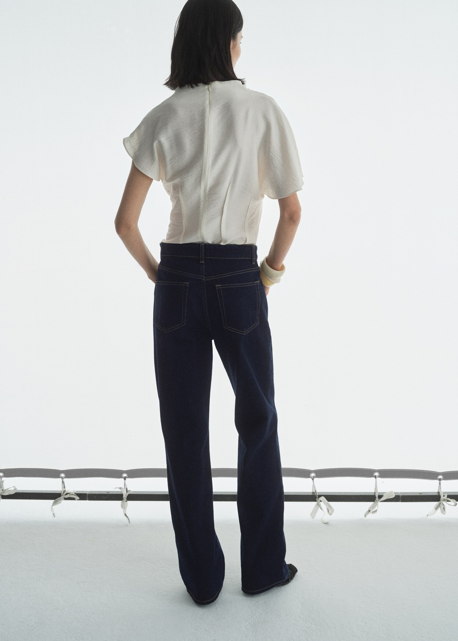 High-waisted straight-fit rinse-wash jeans - Reverse of the article