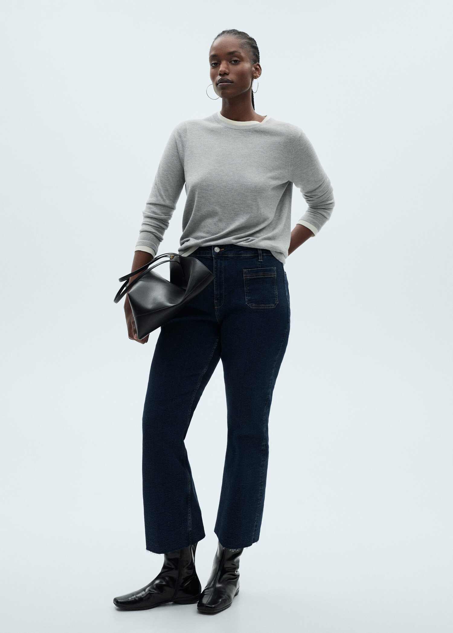 Flared cropped jeans with pockets - Details of the article 3