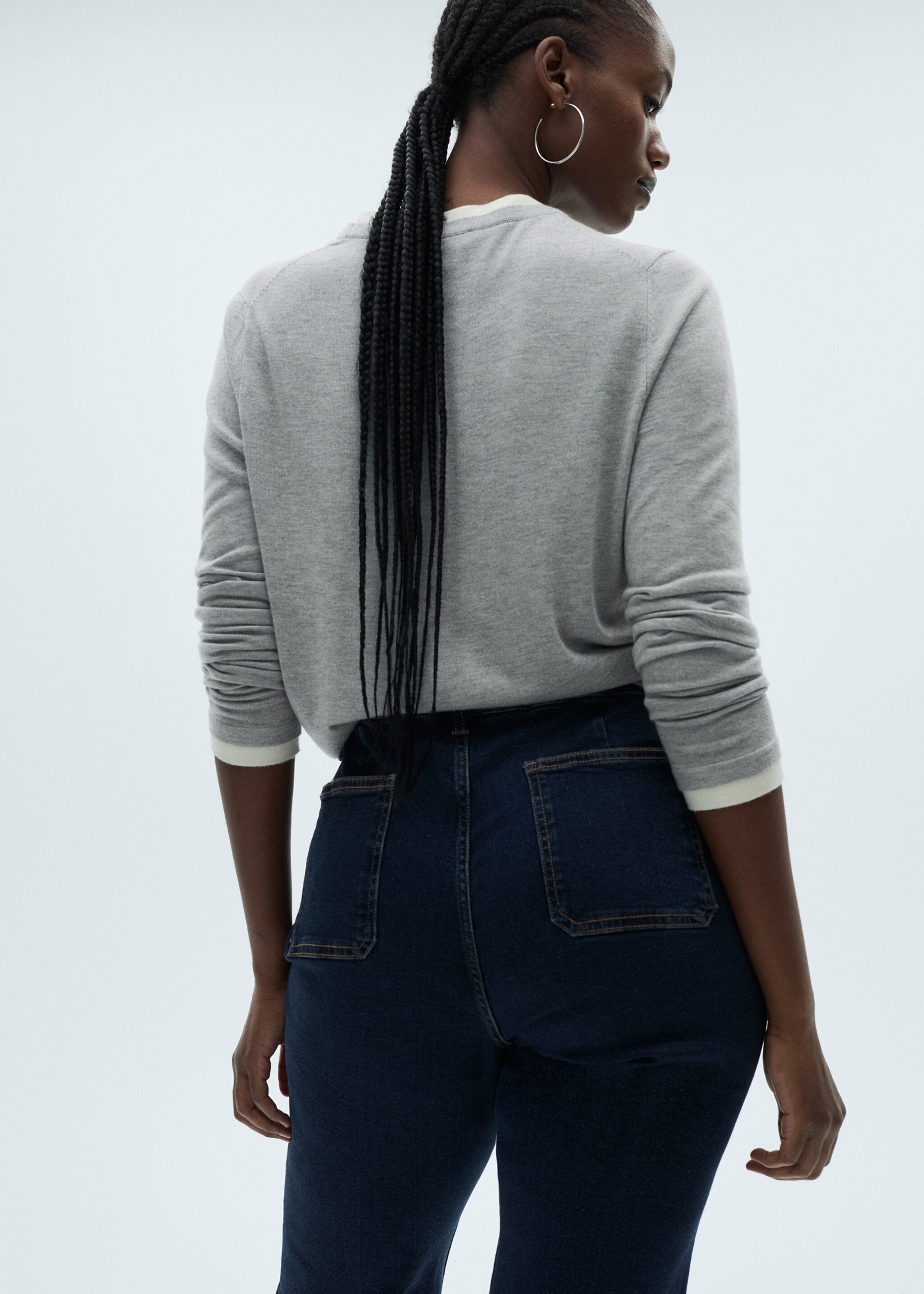 Flared cropped jeans with pockets - Details of the article 4, Dark Blue. Ref: 87014076-00.