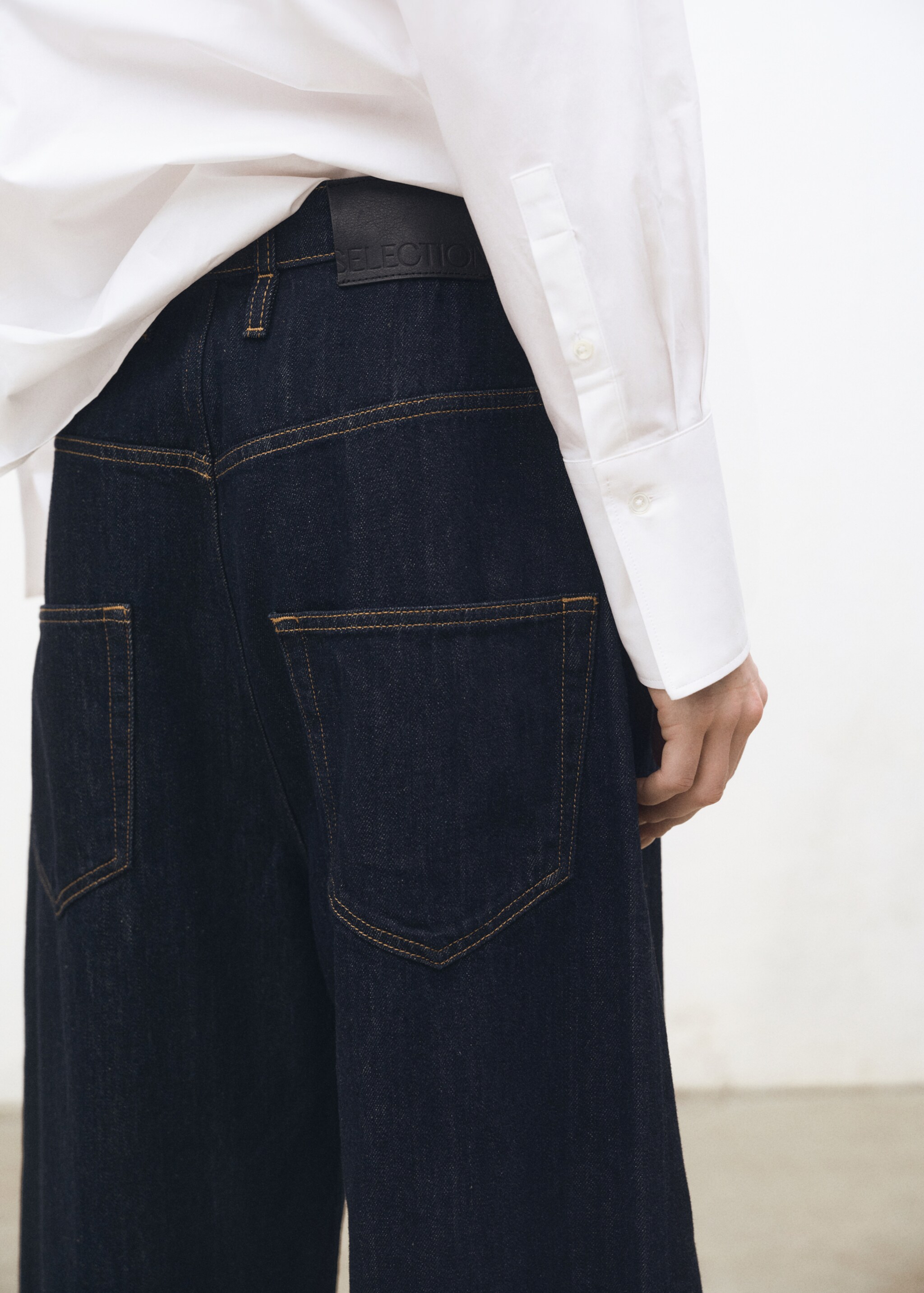 Low-rise wide leg rinse-wash jeans - Details of the article 6, Open Blue. Ref: 87014083-00.