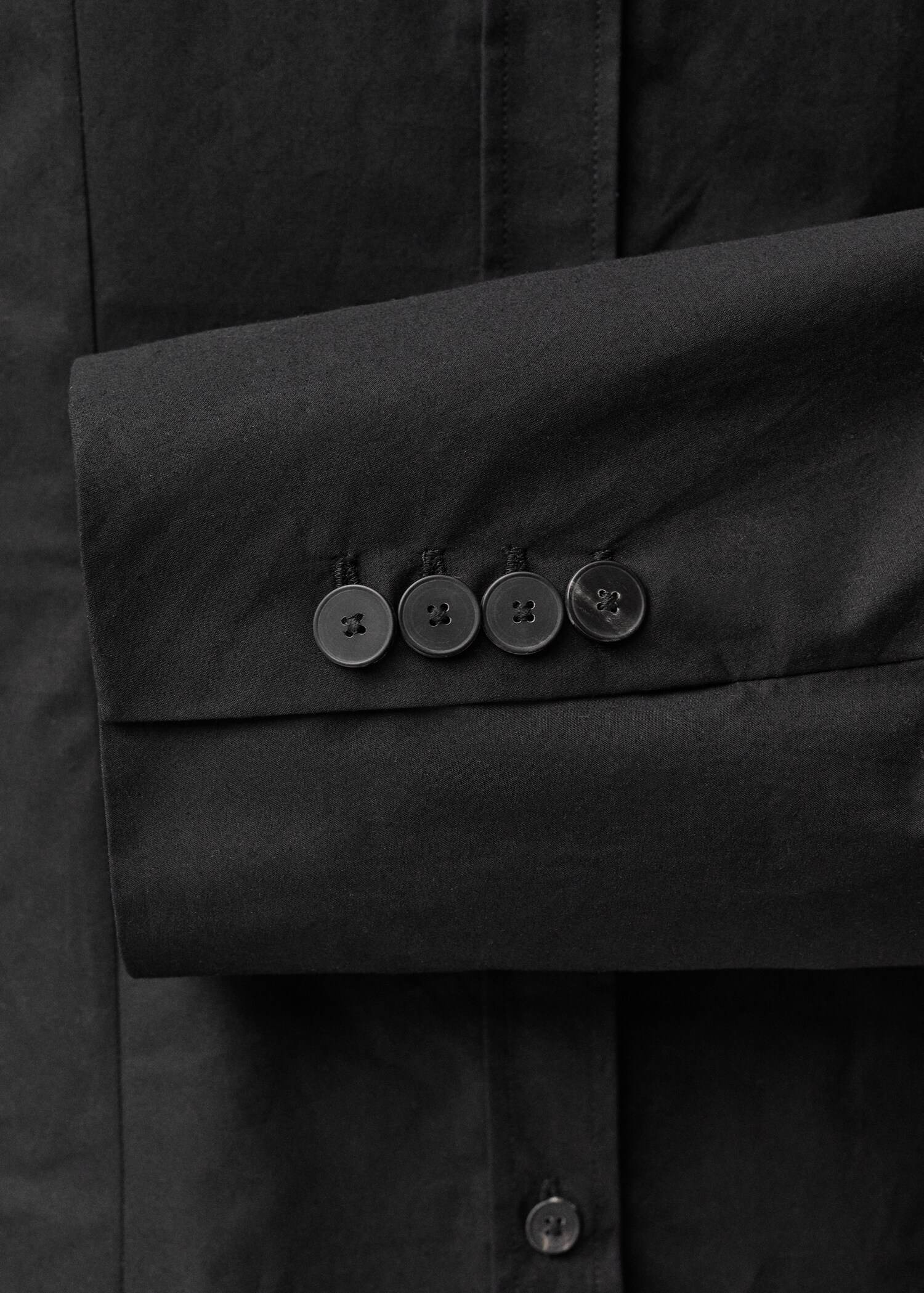 Fitted shirt with cuffless sleeves - Details of the article 0