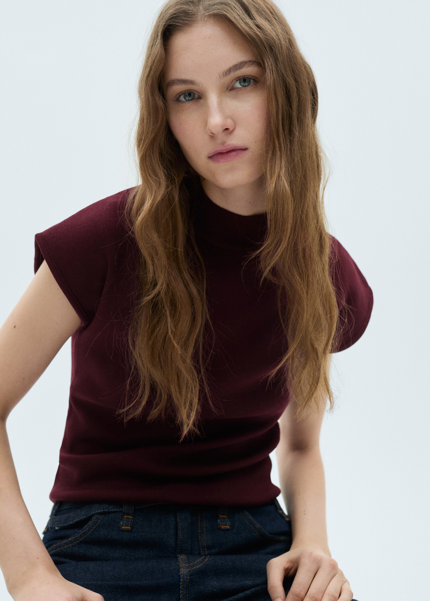 Short-sleeved fine-knit sweater - Medium plane