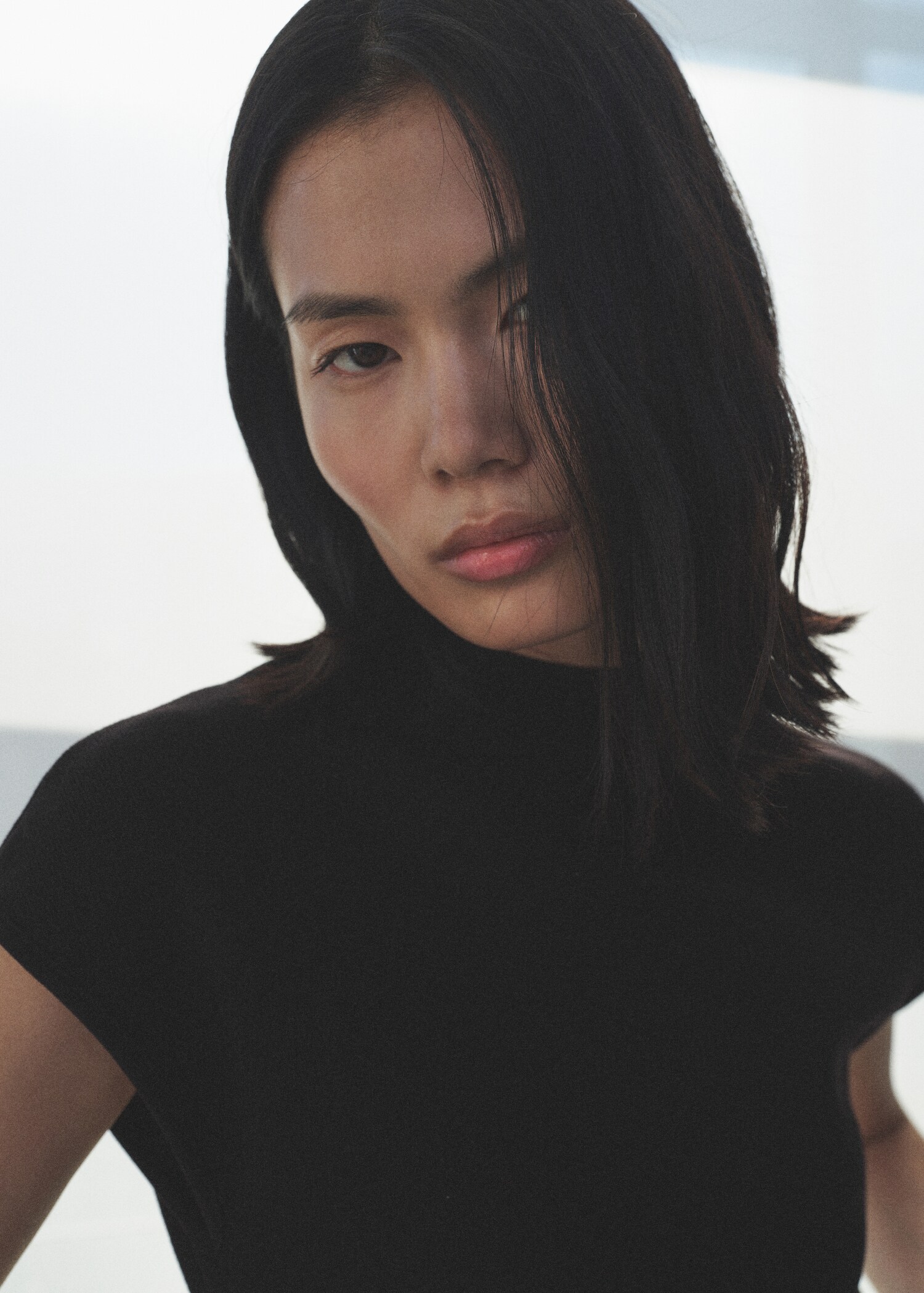 Short-sleeved fine-knit sweater - Details of the article 1