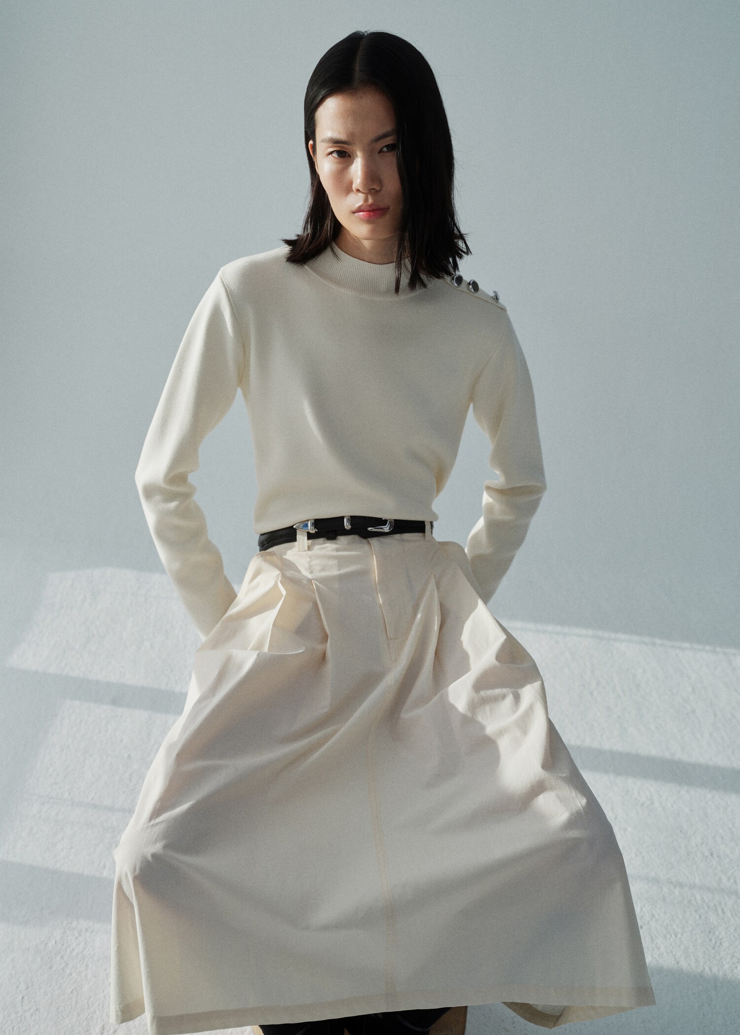 Buttons detail knit sweater - Details of the article 2