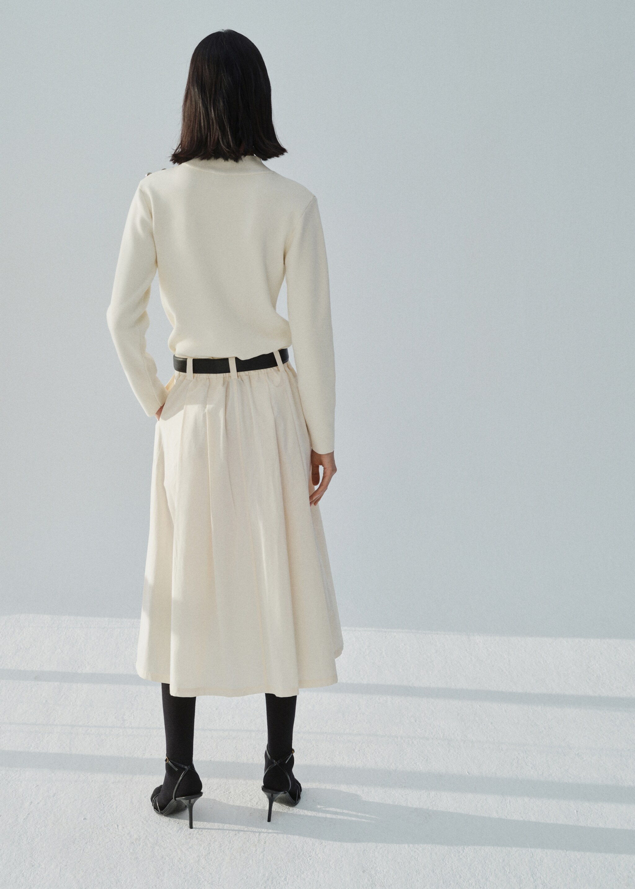 Buttons detail knit sweater - Reverse of the article, Ecru. Ref: 87014092-00.