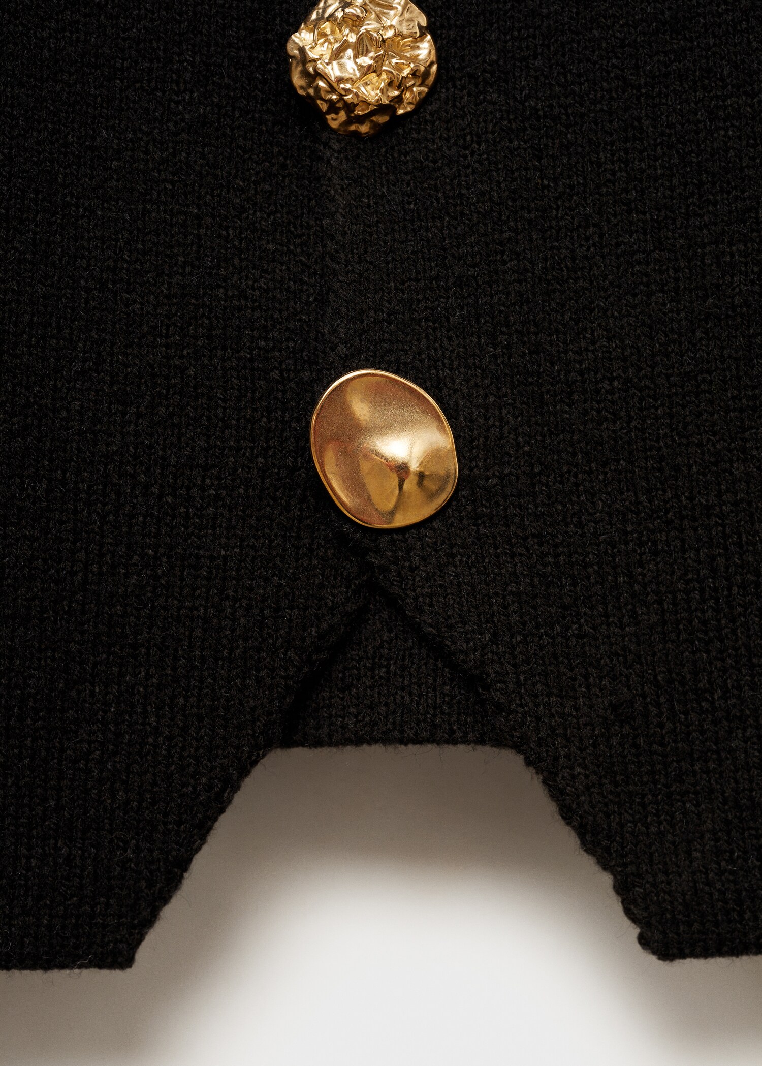 Knitted jacket with jewel buttons - Details of the article 0