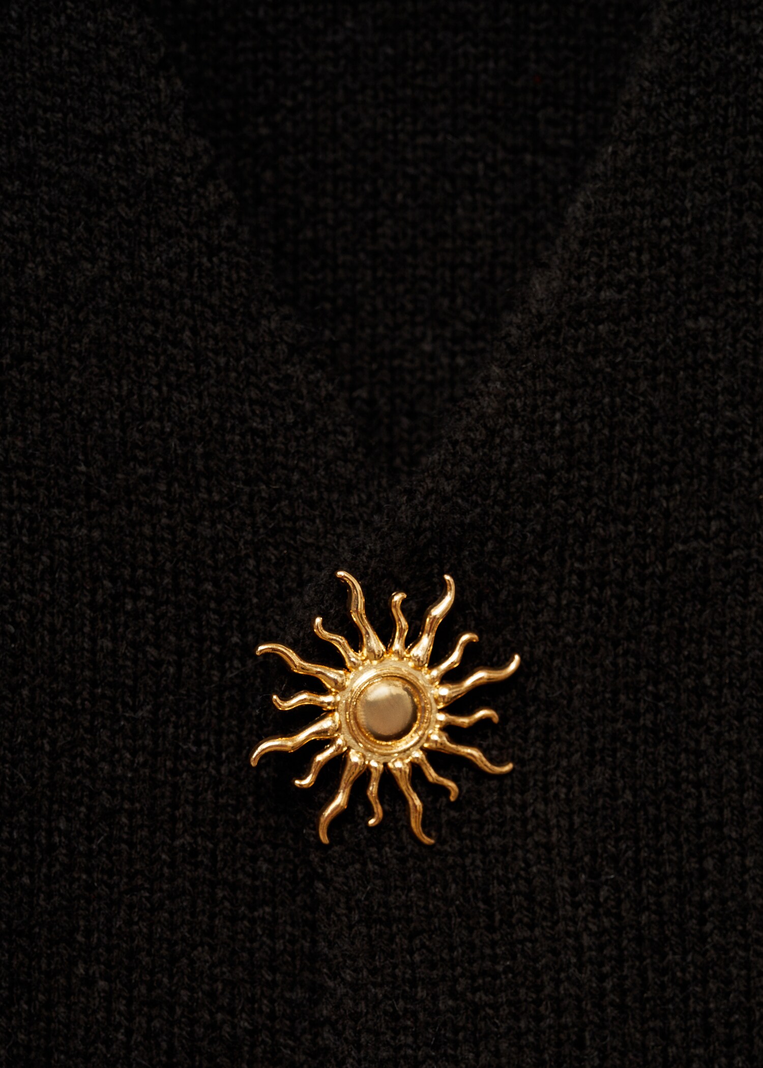 Knitted jacket with jewel buttons - Details of the article 8