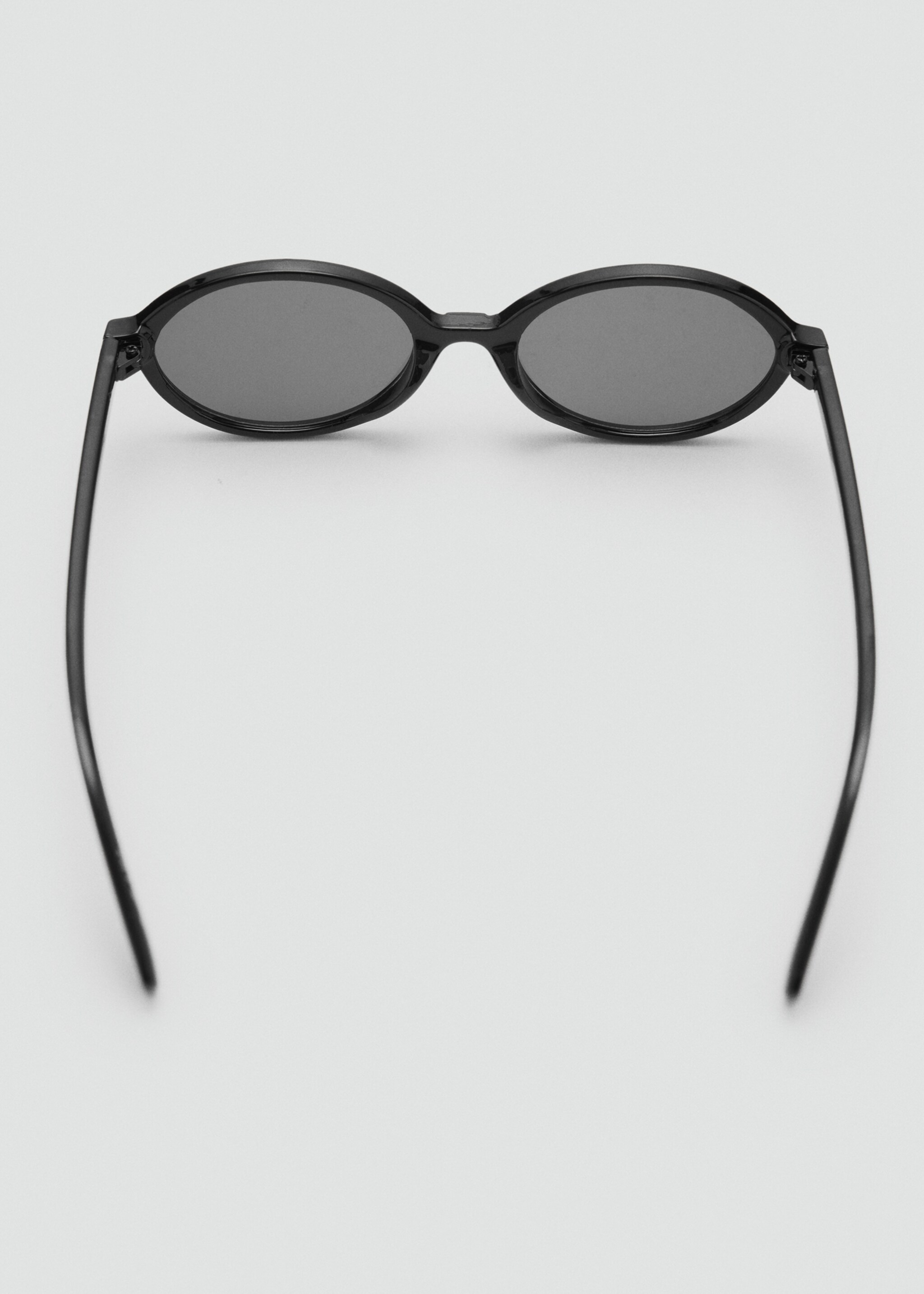 Oval sunglasses - Details of the article 1, Black. Ref: 87014389-00.
