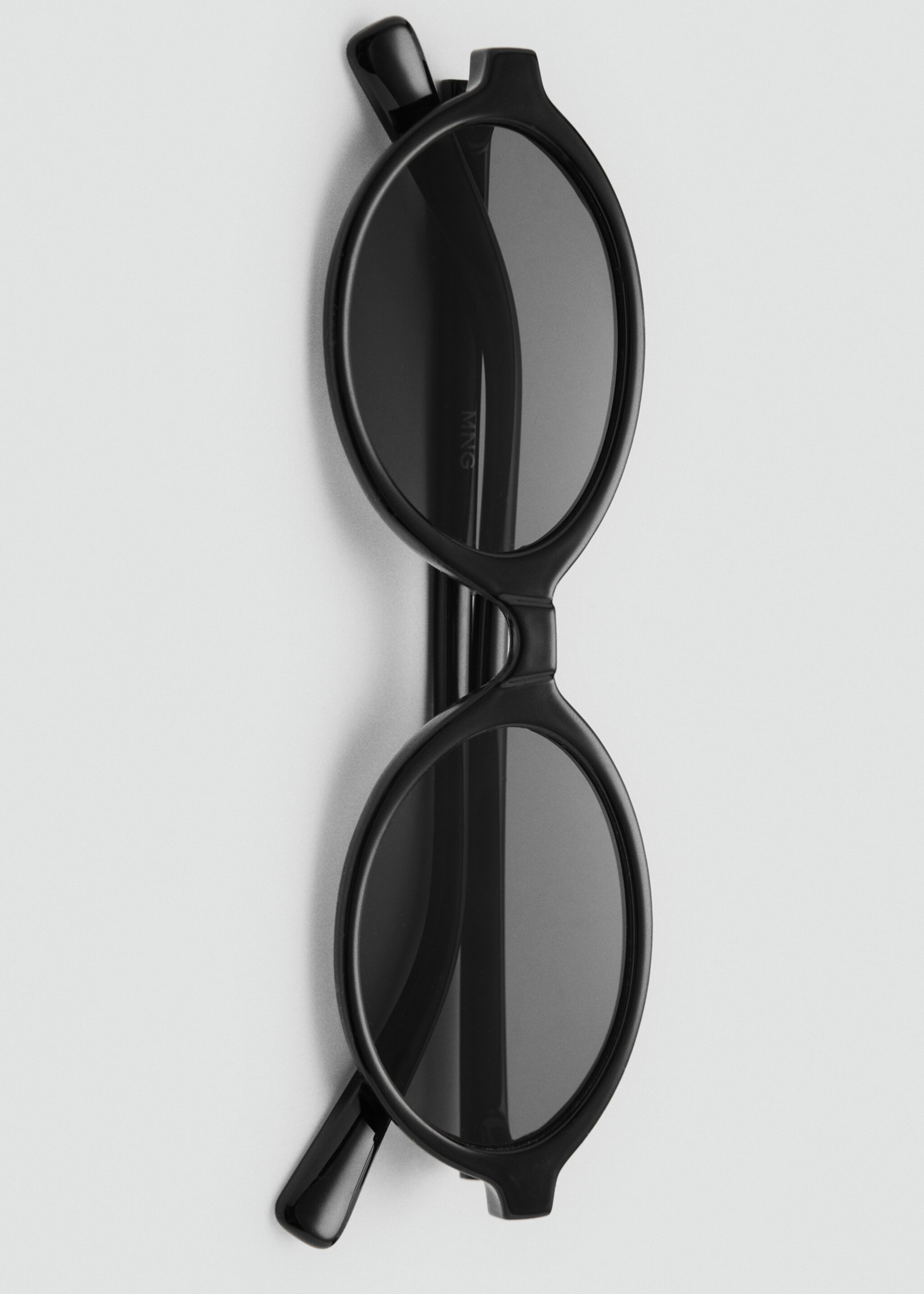 Oval sunglasses - Details of the article 2, Black. Ref: 87014389-00.