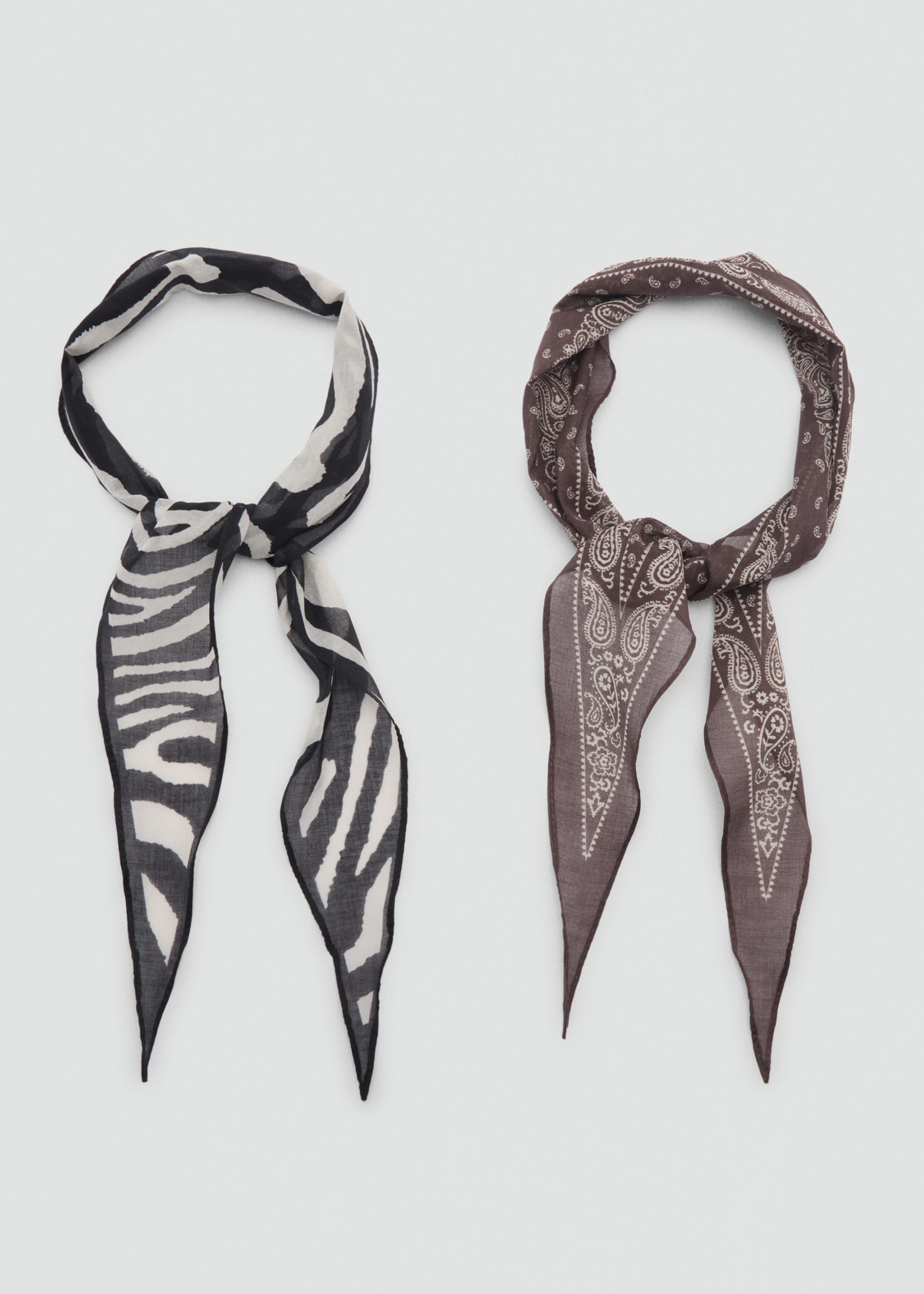 Set 2 pañuelos estampados - Detalle del artículo 1, Negro. Ref: 87014410-00.