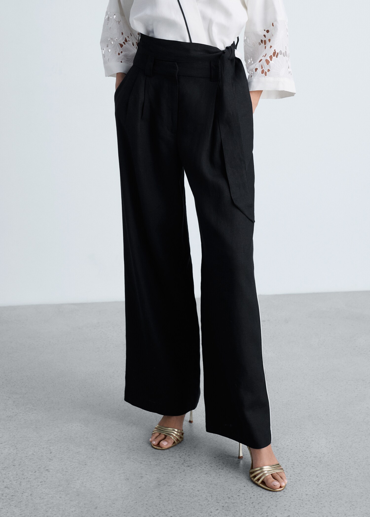 Contrast-stripe linen trousers - Medium plane